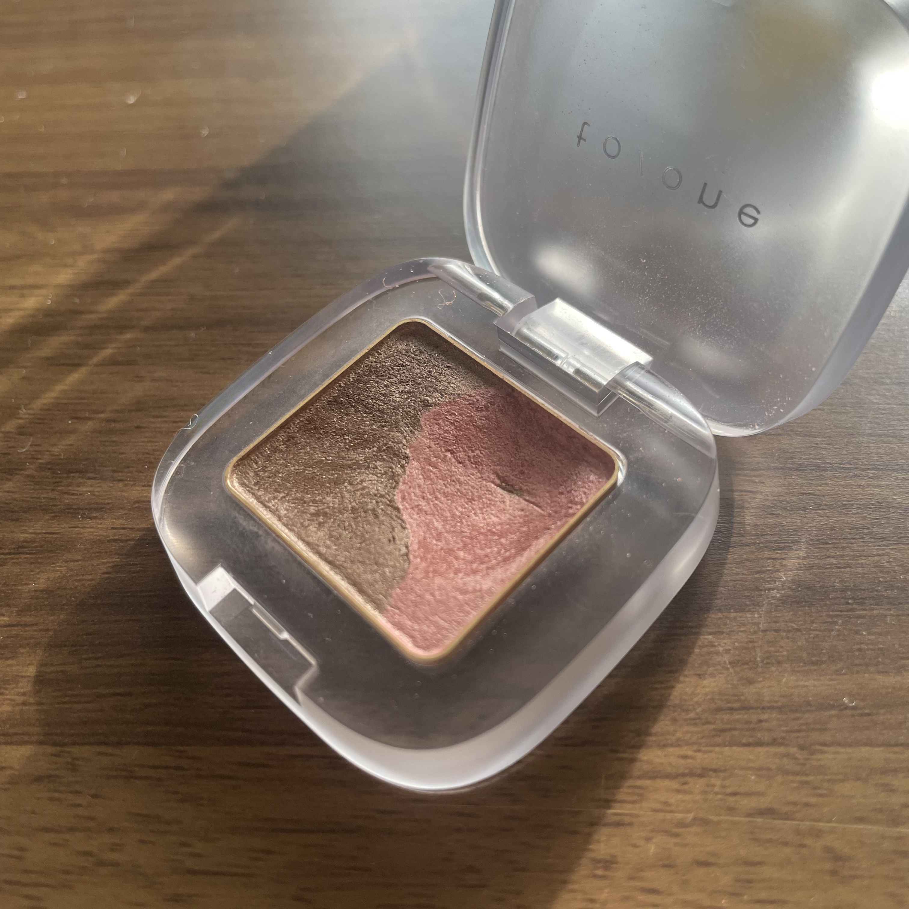 ペタル フロート アイシャドウ/to/one/アイシャドウパレットを使ったクチコミ（2枚目）