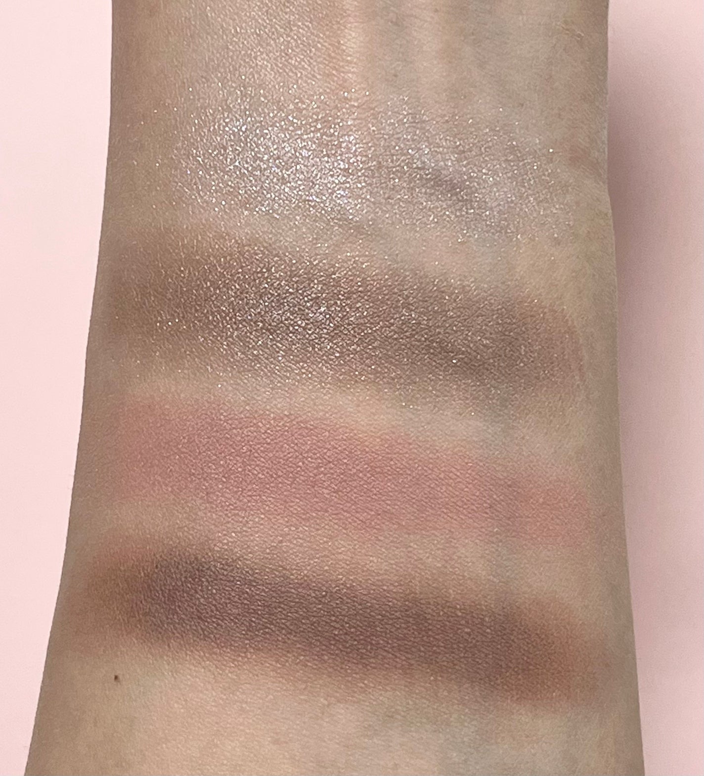 レブロン ダズル アイシャドウ クアッド/REVLON/アイシャドウパレットを使ったクチコミ(5枚目)