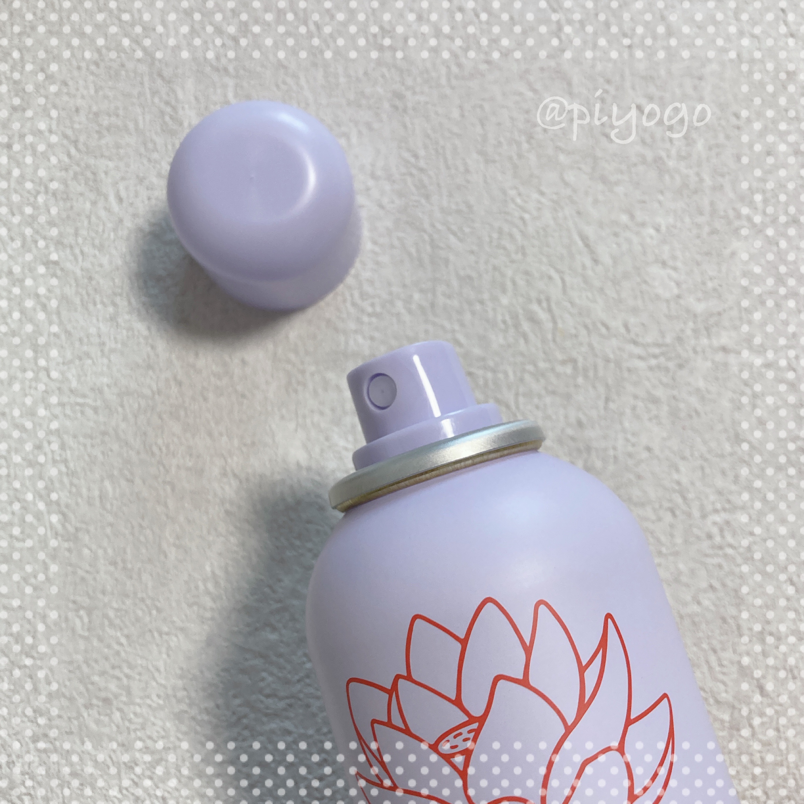 ロータス シャイニーオイル ヘアスプレー フィグ＆ローズの香り/ダイアン/ヘアスプレーを使ったクチコミ（2枚目）