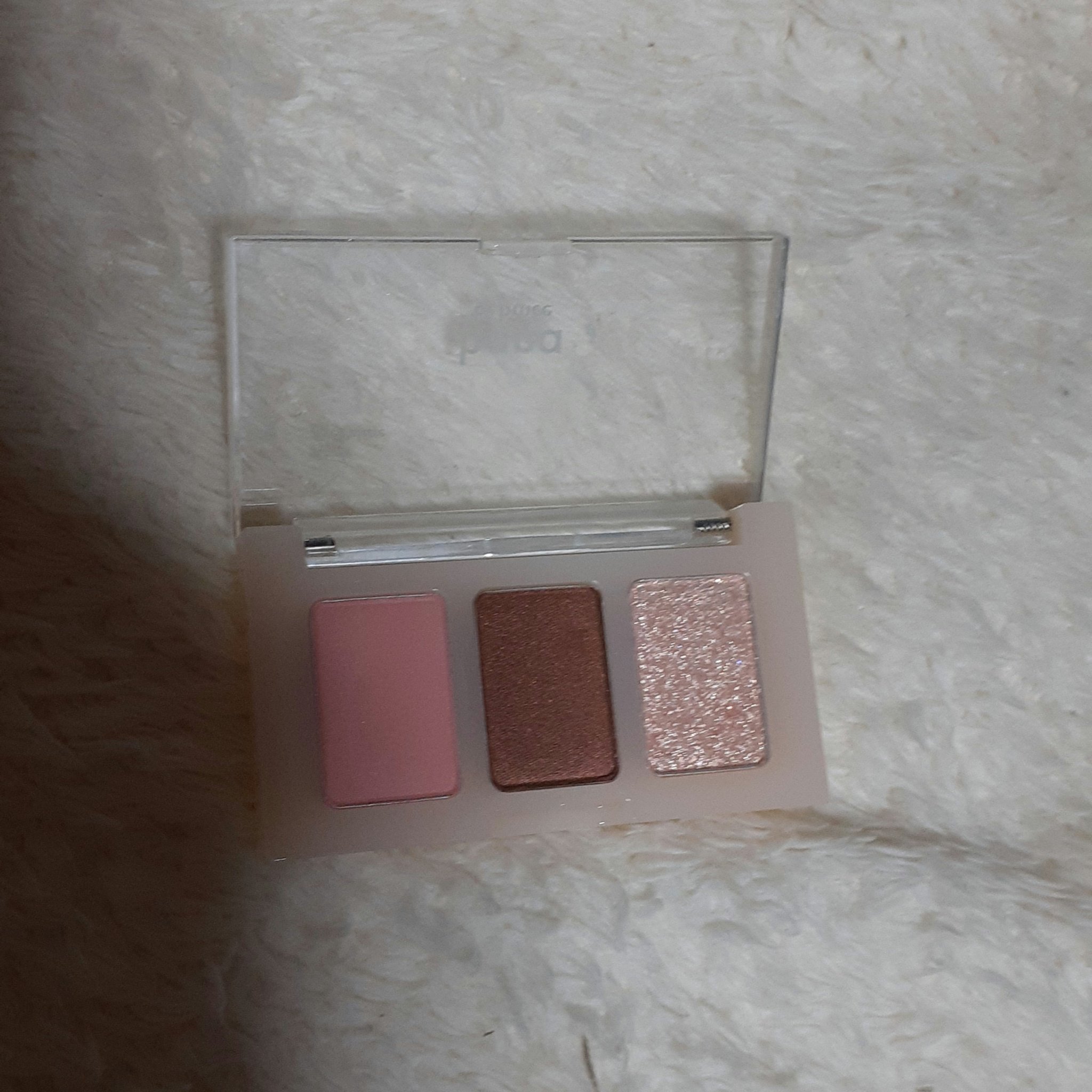 トリプルアイパレット 01 モモ/hana by hince/アイシャドウパレットを使ったクチコミ（1枚目）