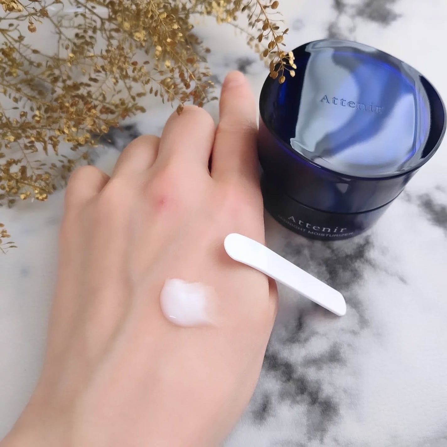 アテニア ミッドナイトモイスチャライザー/アテニア/フェイスクリームを使ったクチコミ(4枚目)