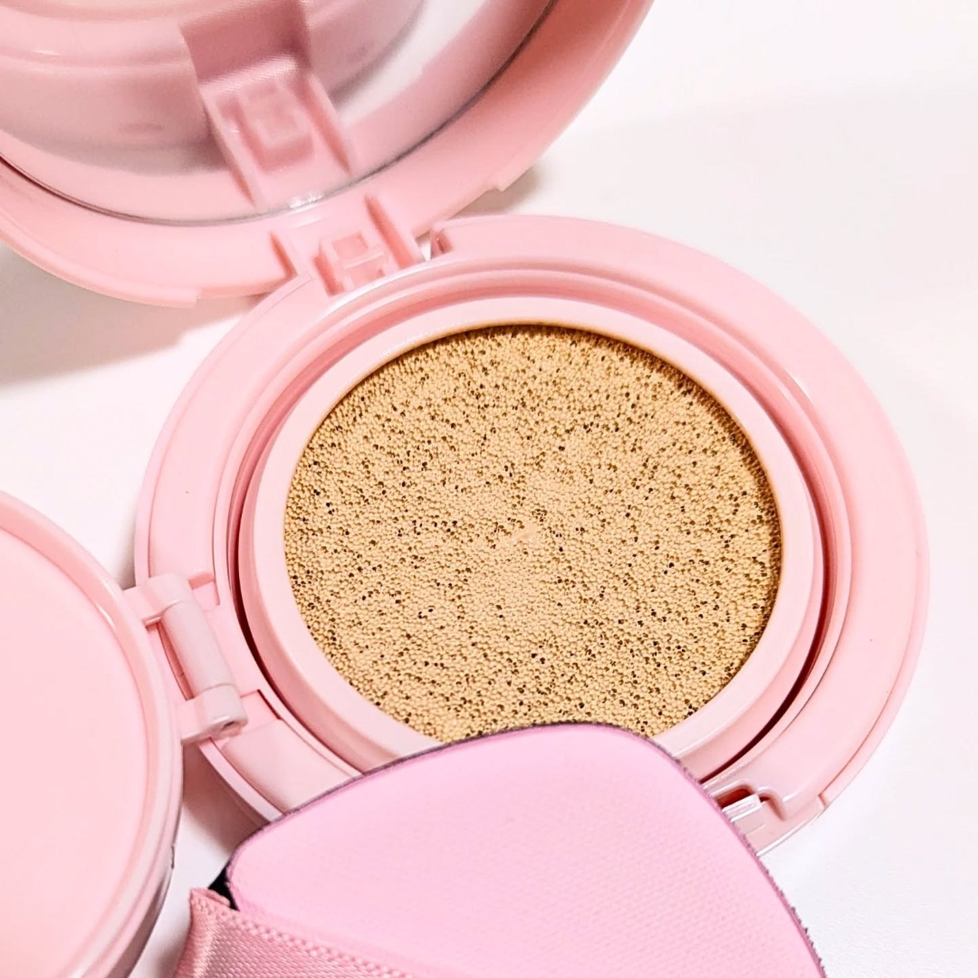 ぽ_ん on LIPS 「LikebelMakeMeFittingCusshion✨肌に..」(2枚目)