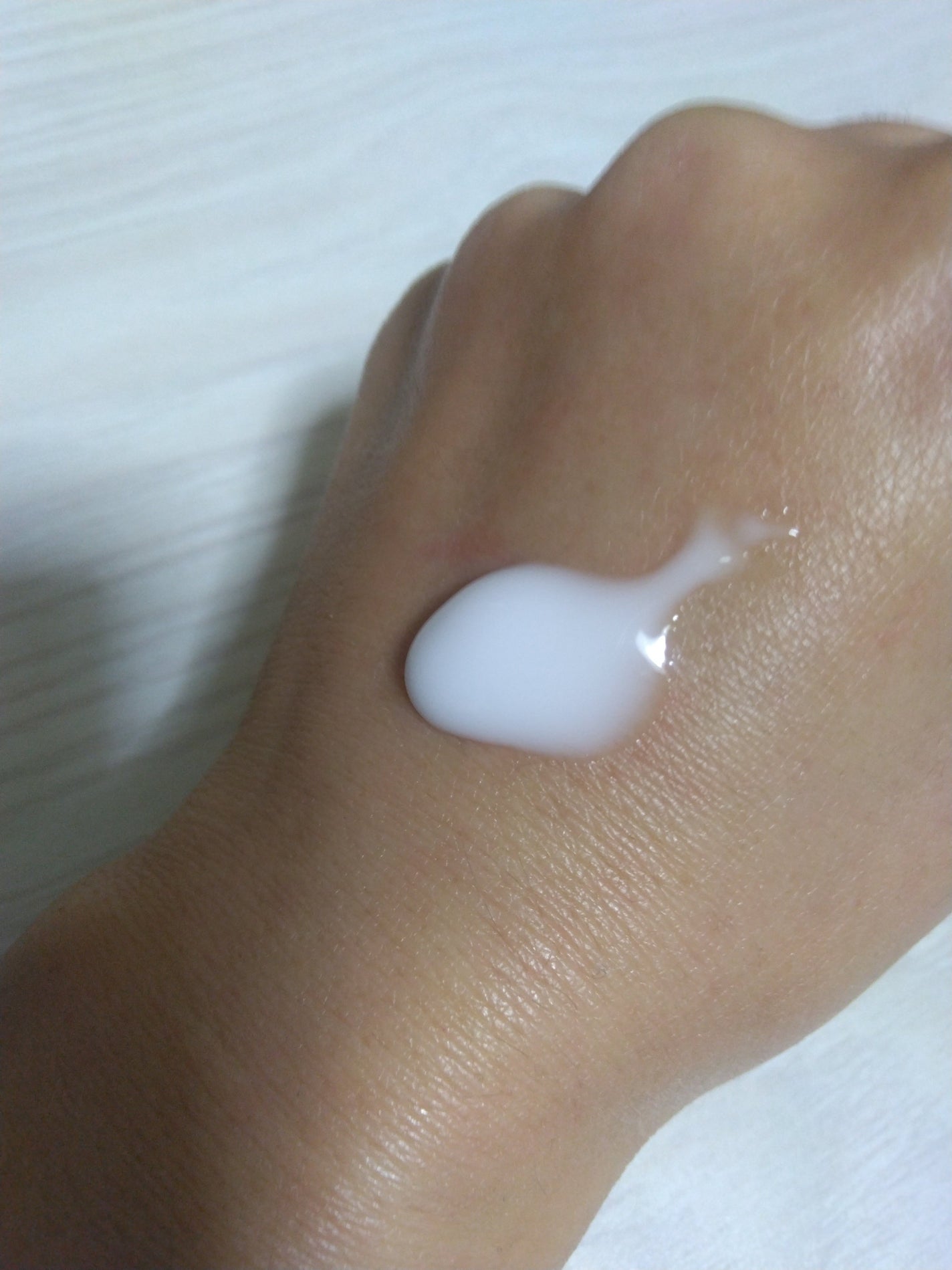 ペロ❤フォロバ100% on LIPS 「✨お風呂上がりの全身保湿、手軽に✨麗白(れいはく)ハトムギ保湿..」(3枚目)