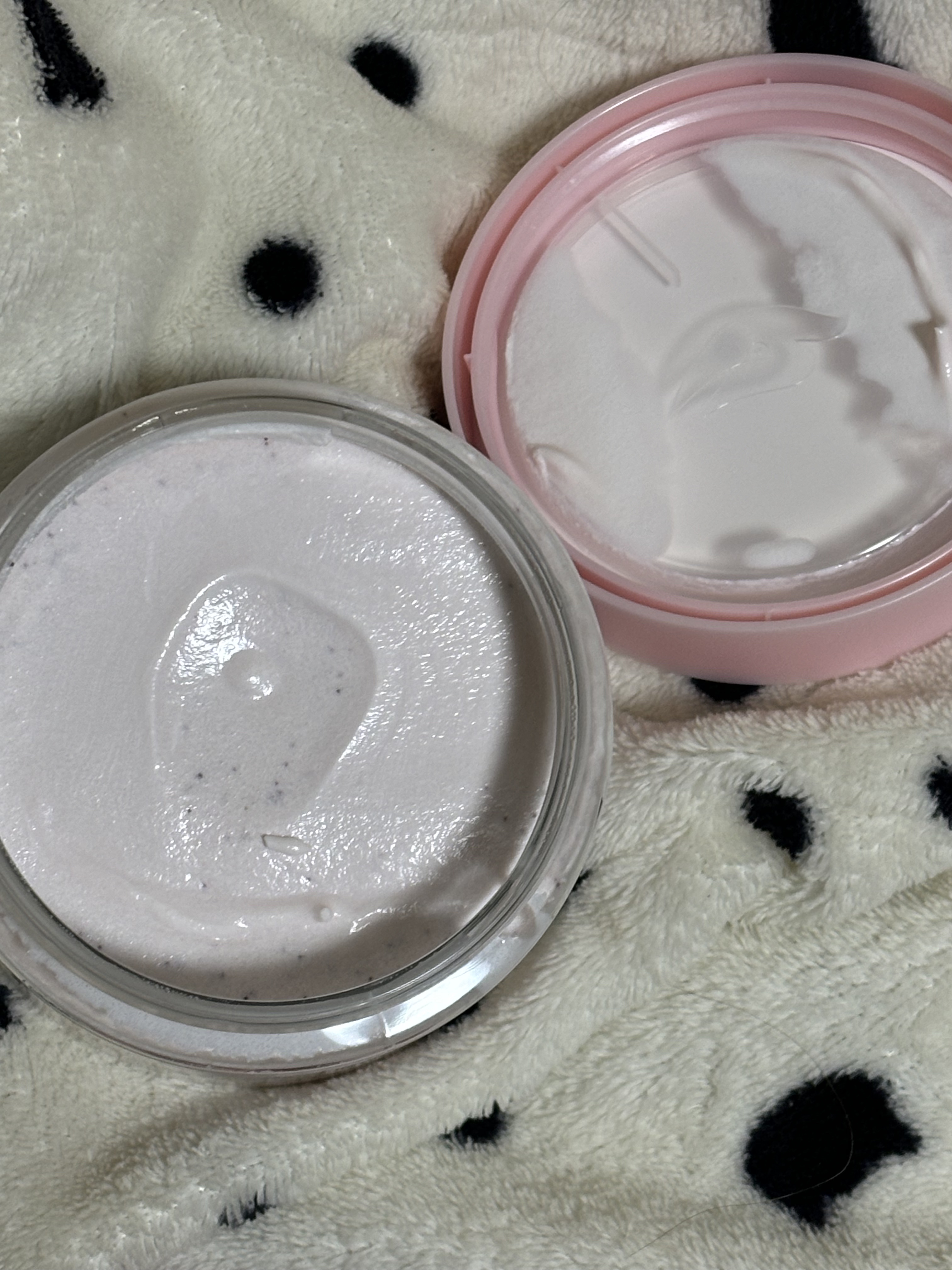 ダヴ ふわとろクリーミースクラブ ザクロ＆シアバター/ダヴ/ボディスクラブを使ったクチコミ（3枚目）