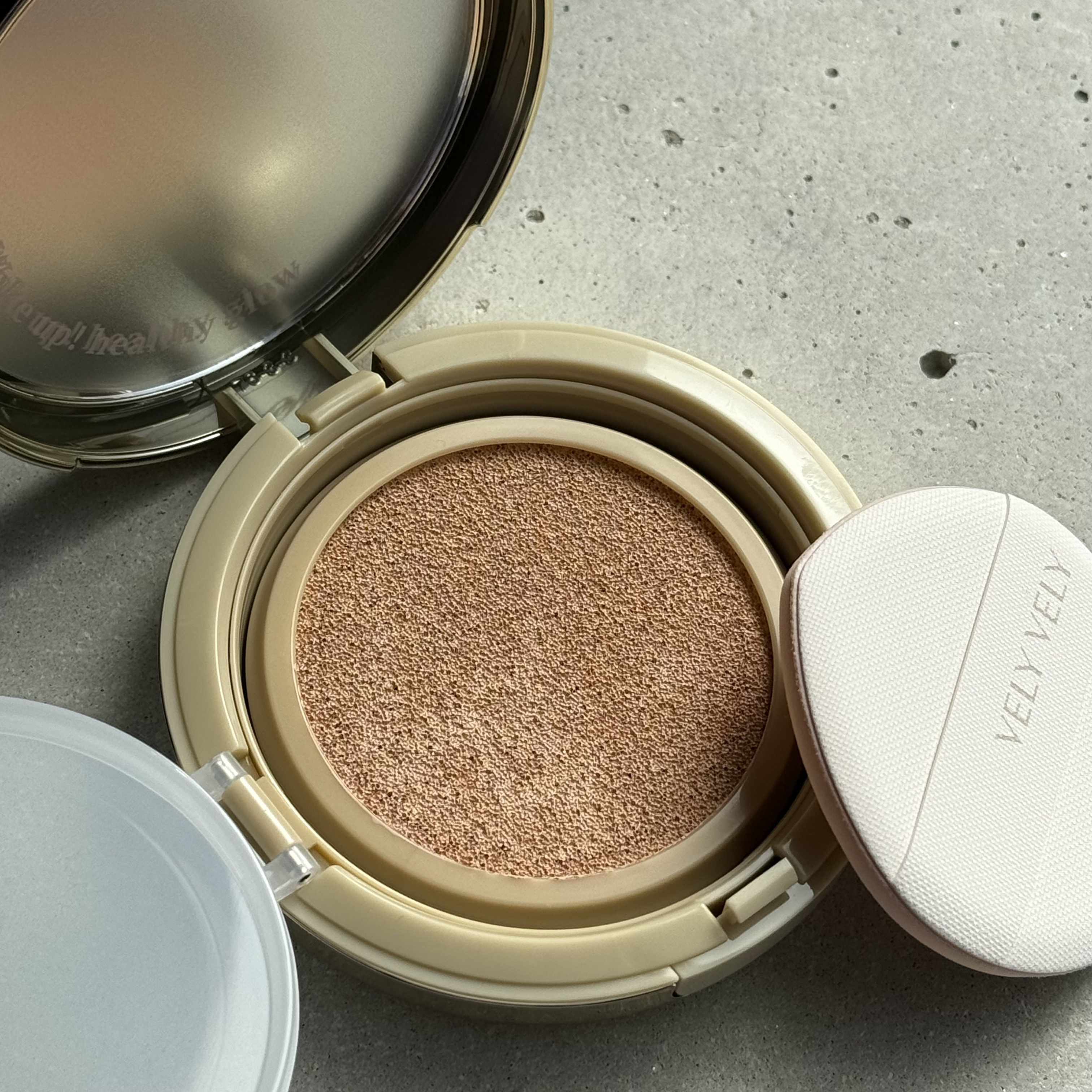 はちみつツヤ肌クッションファンデ/VELY VELY/クッションファンデーションを使ったクチコミ（2枚目）