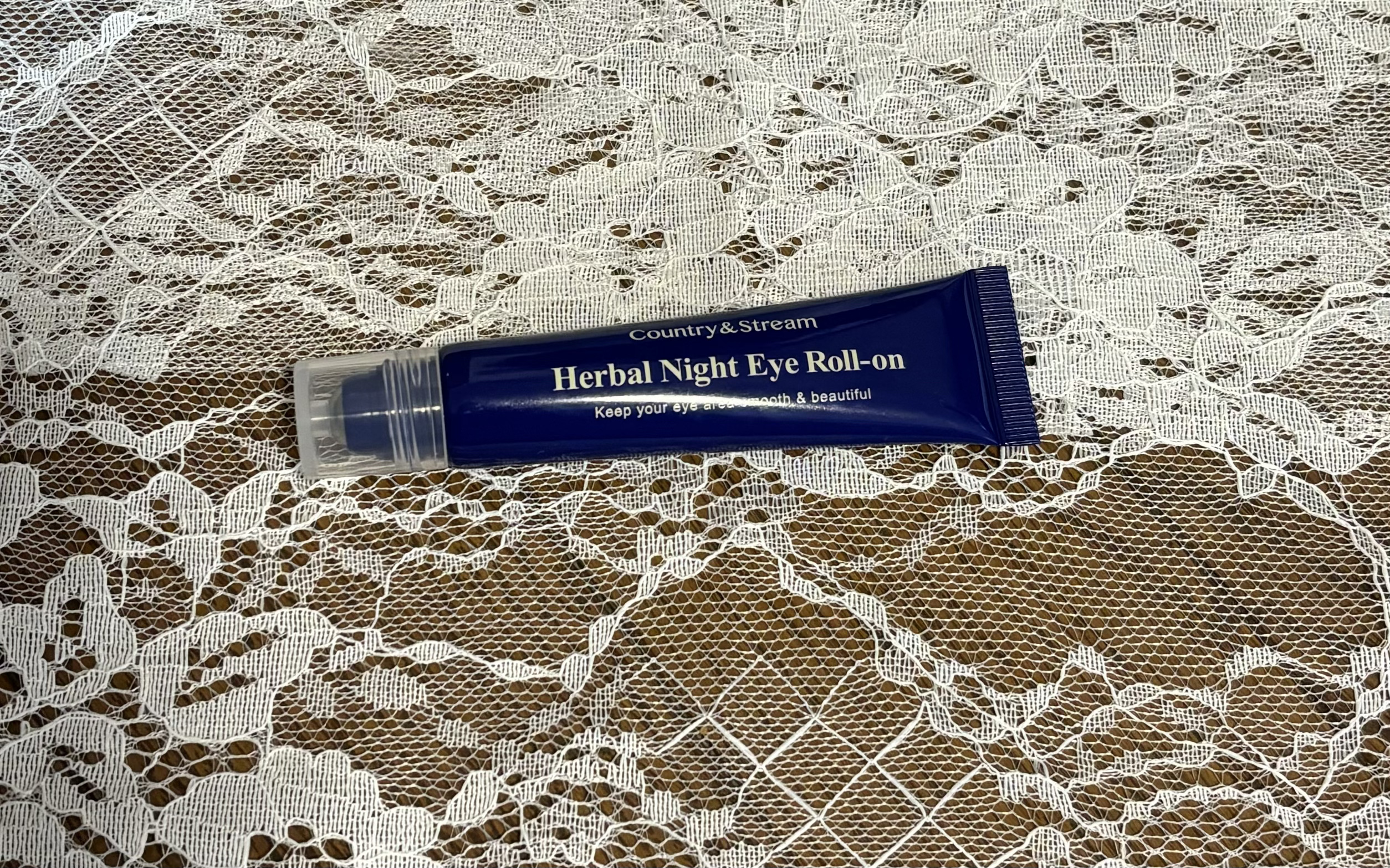 ハーバルナイトアイロールオン/カントリー&ストリーム/アイケア・アイクリームを使ったクチコミ（1枚目）