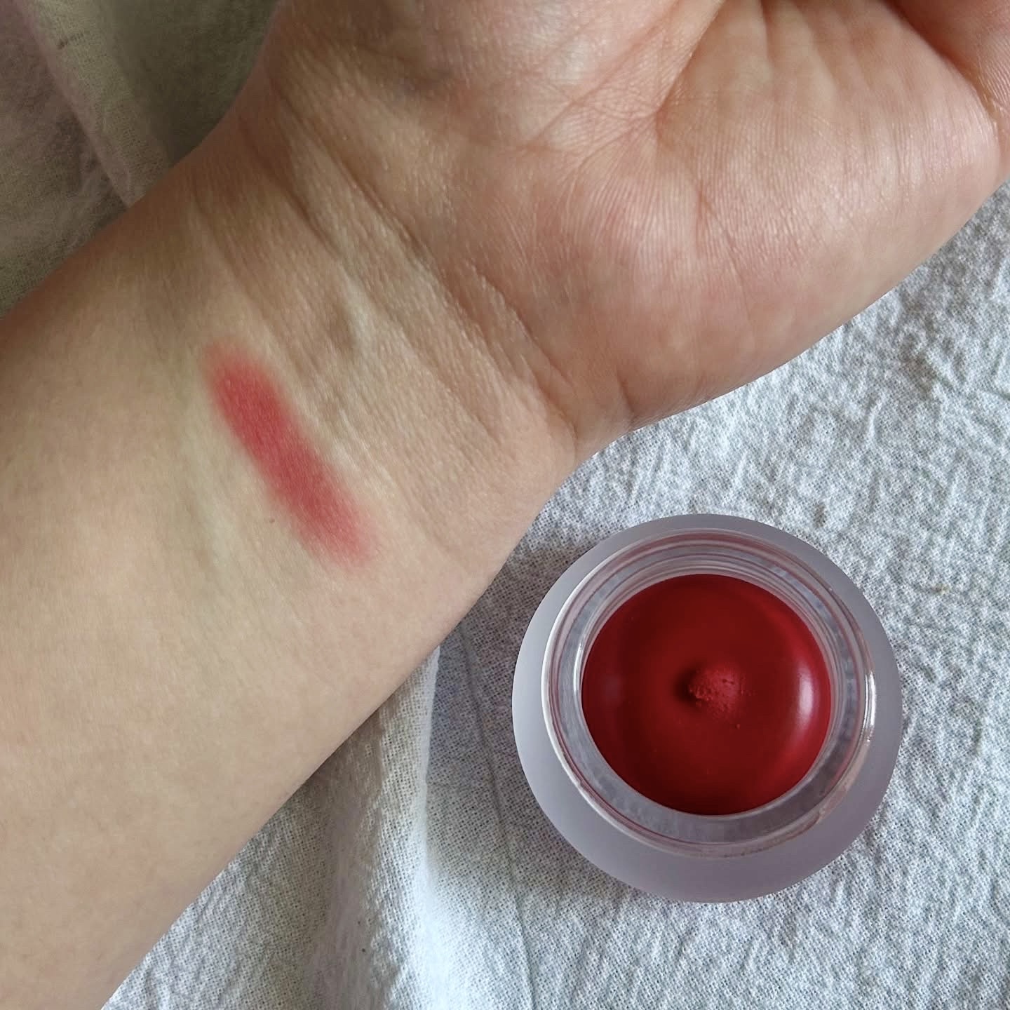 リップアンドチーク ブラーリープリンポット/fwee/口紅を使ったクチコミ（2枚目）