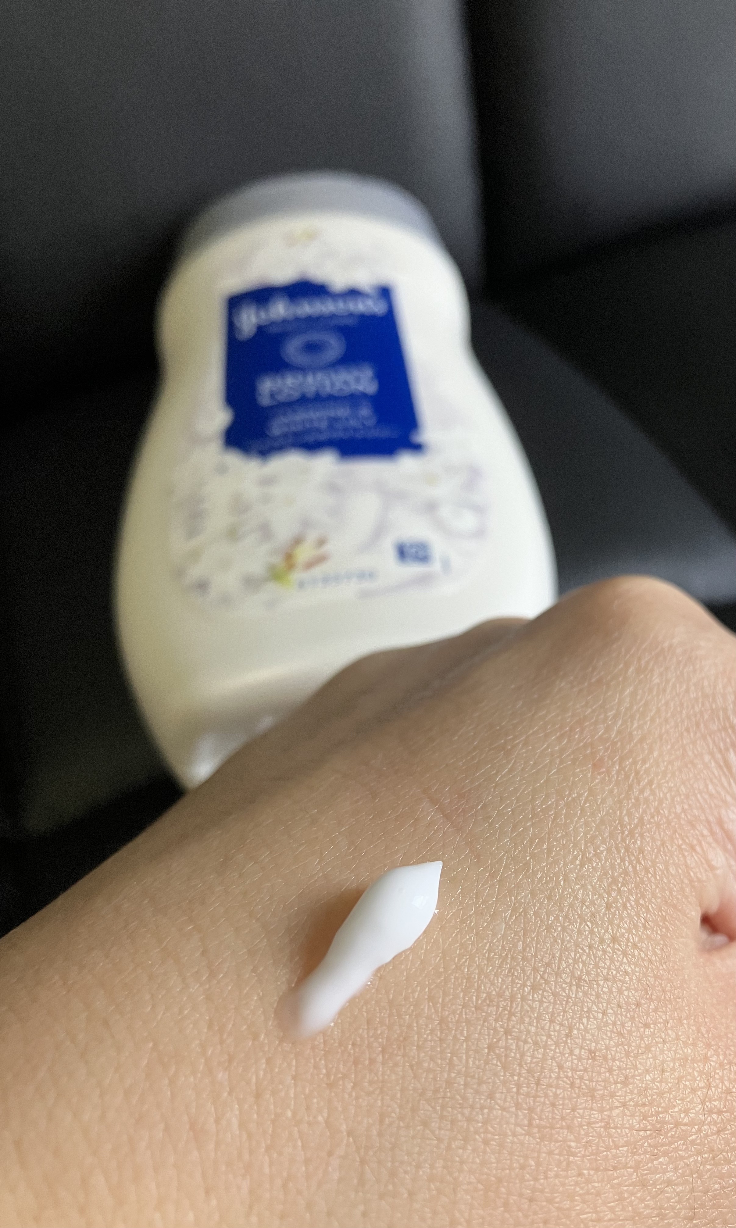 バイブラント ラディアンス　アロマミルク/ジョンソンボディケア/ボディミルクを使ったクチコミ（2枚目）