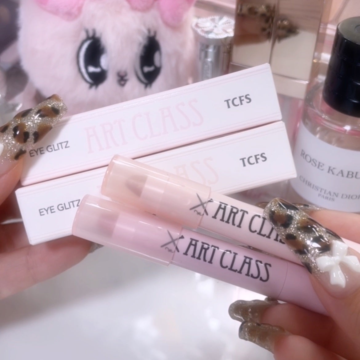 アートクラス アイグリッツ/too cool for school/スティックアイシャドウを使ったクチコミ(1枚目)