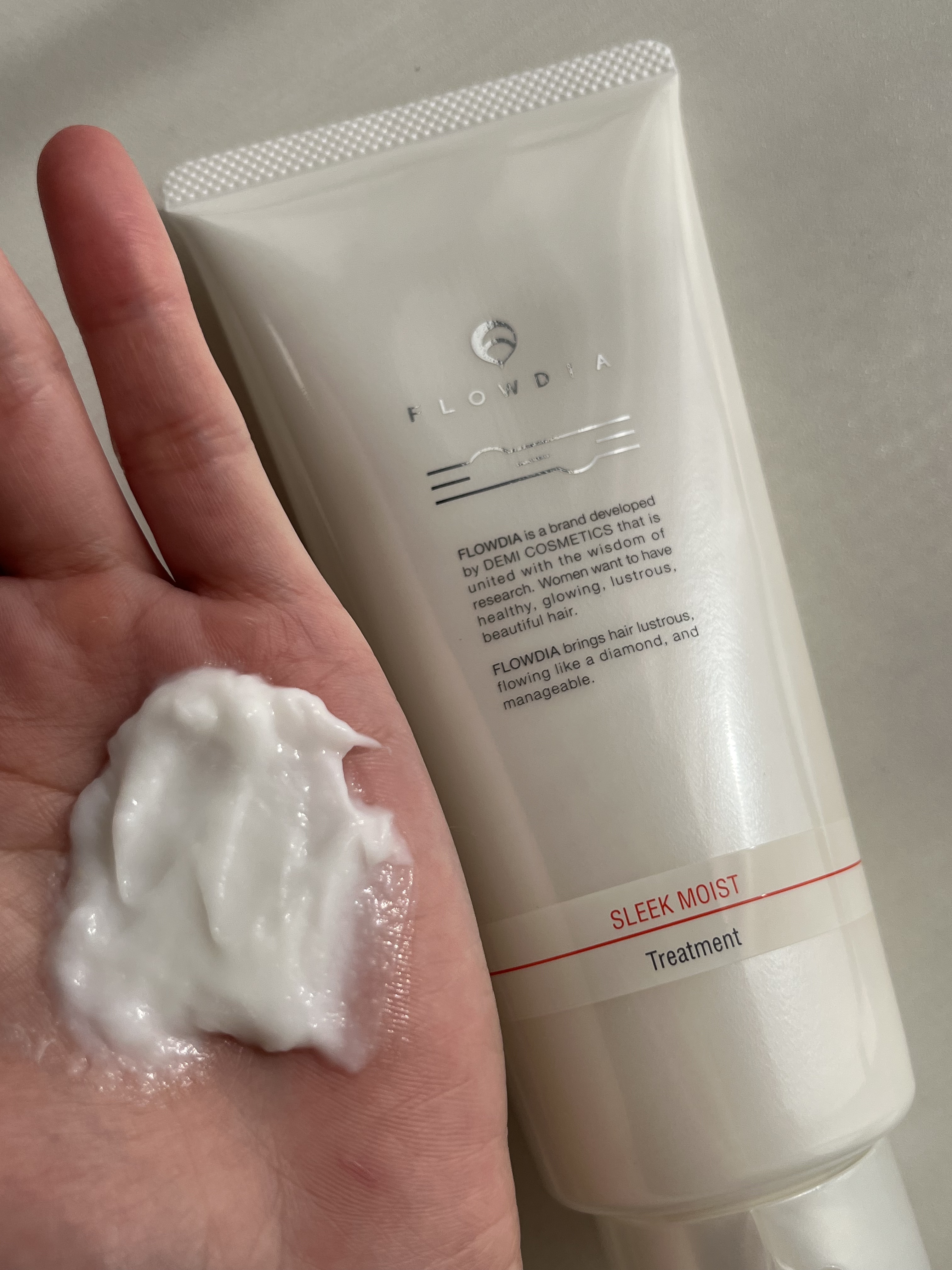 フローディア トリートメント スリークモイスト/FLOWDIA/洗い流すヘアトリートメントを使ったクチコミ（2枚目）