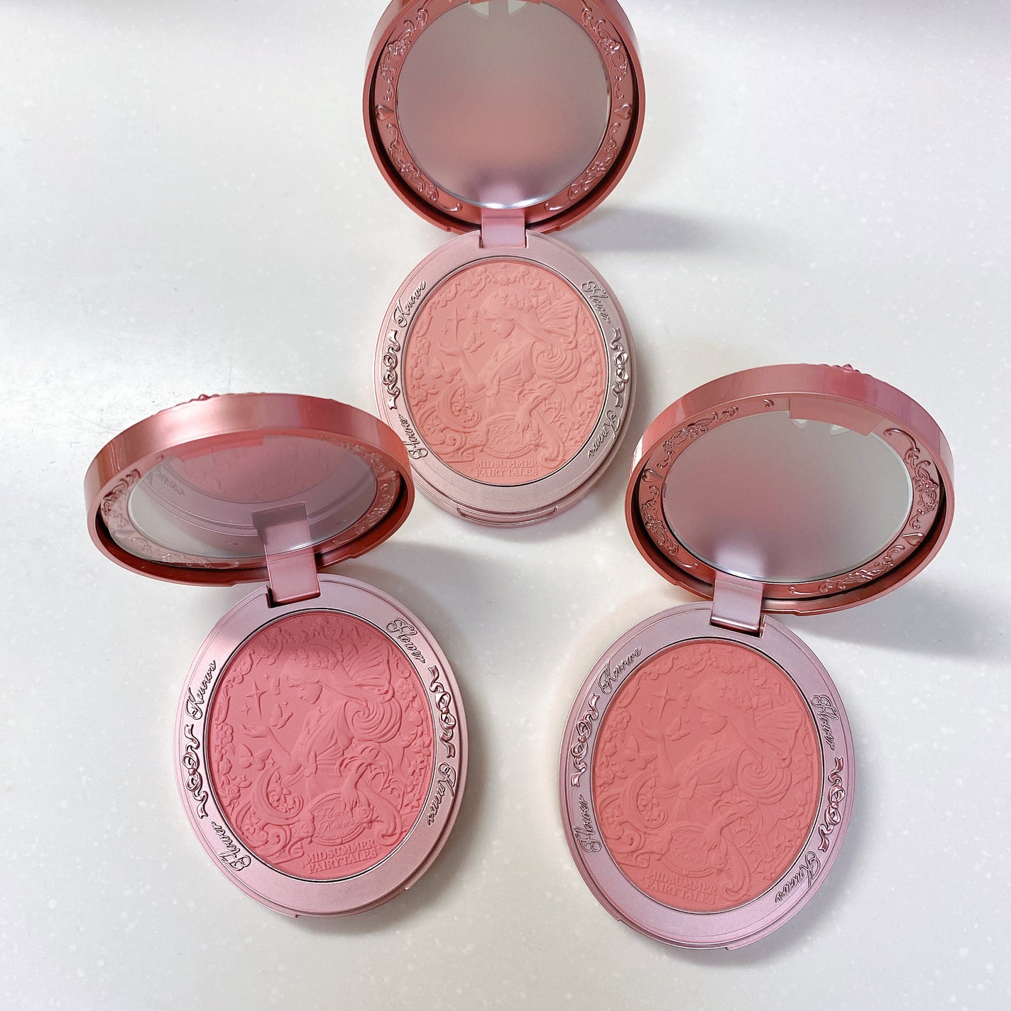 ミッドサマーフェアリーテイルズ コレクション ベルベットチークブラッシュ/FlowerKnows/パウダーチークを使ったクチコミ(2枚目)