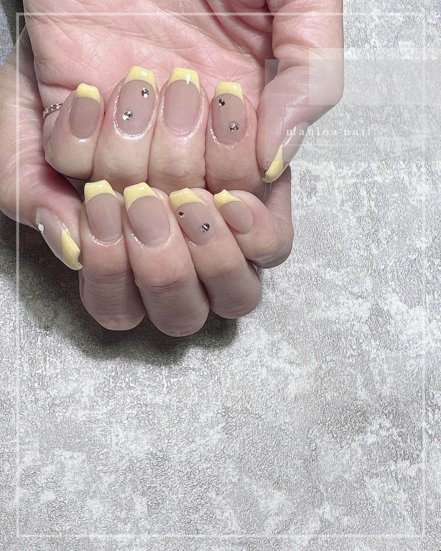 ・
春になると黄色人気💛
いつもありがとうございます😋🎀
・
・
・
・
・
#マグネットフレンチネイル
#ネイルデザイン
#ミラーアート
#ネイルやり方
#アートネイル
#naildesign
#フレンチネイル
#オーダーチップ