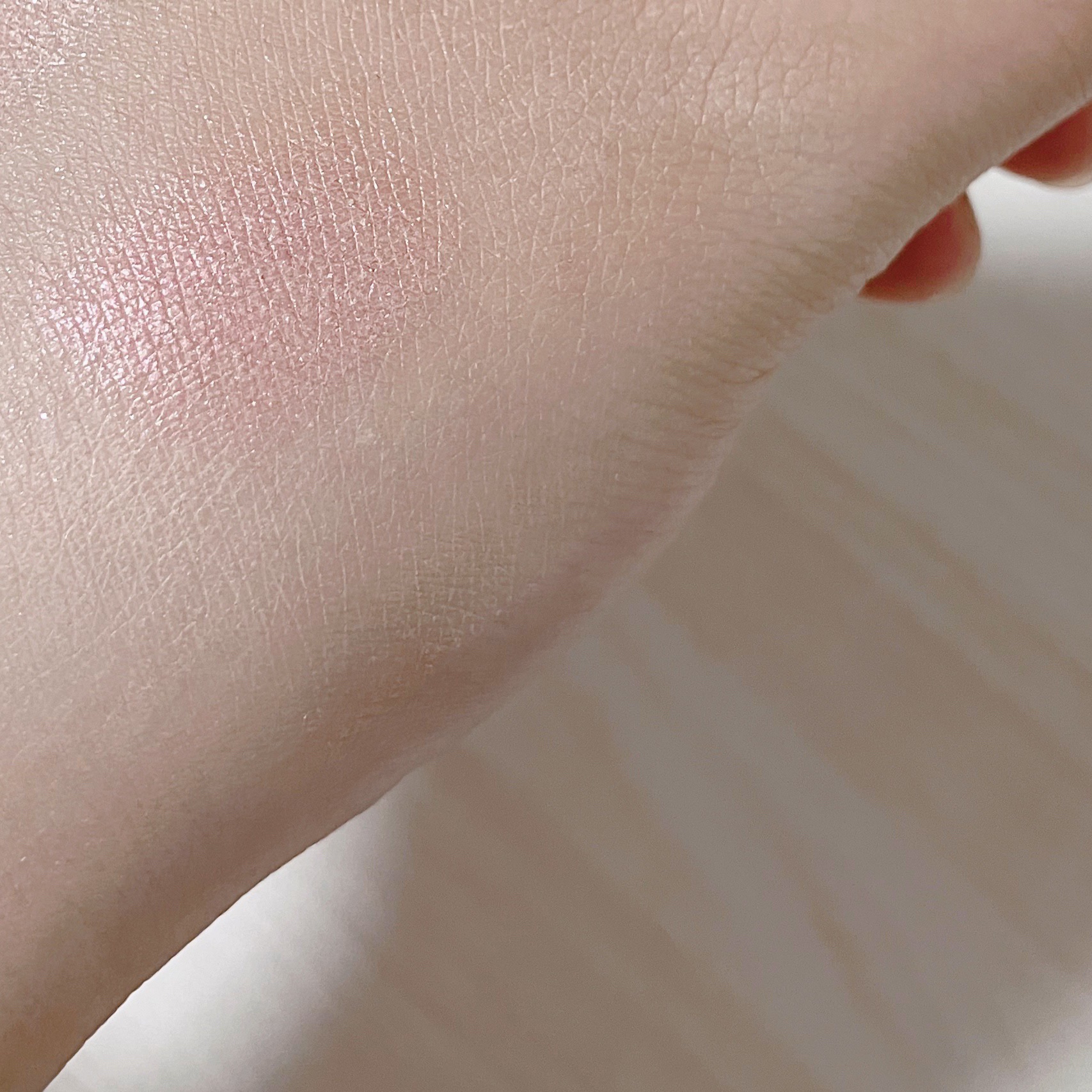 アイグロウジェム スキンシャドウ 02G dizzy mirage/DECORTÉ/ジェル・クリームアイシャドウを使ったクチコミ（2枚目）