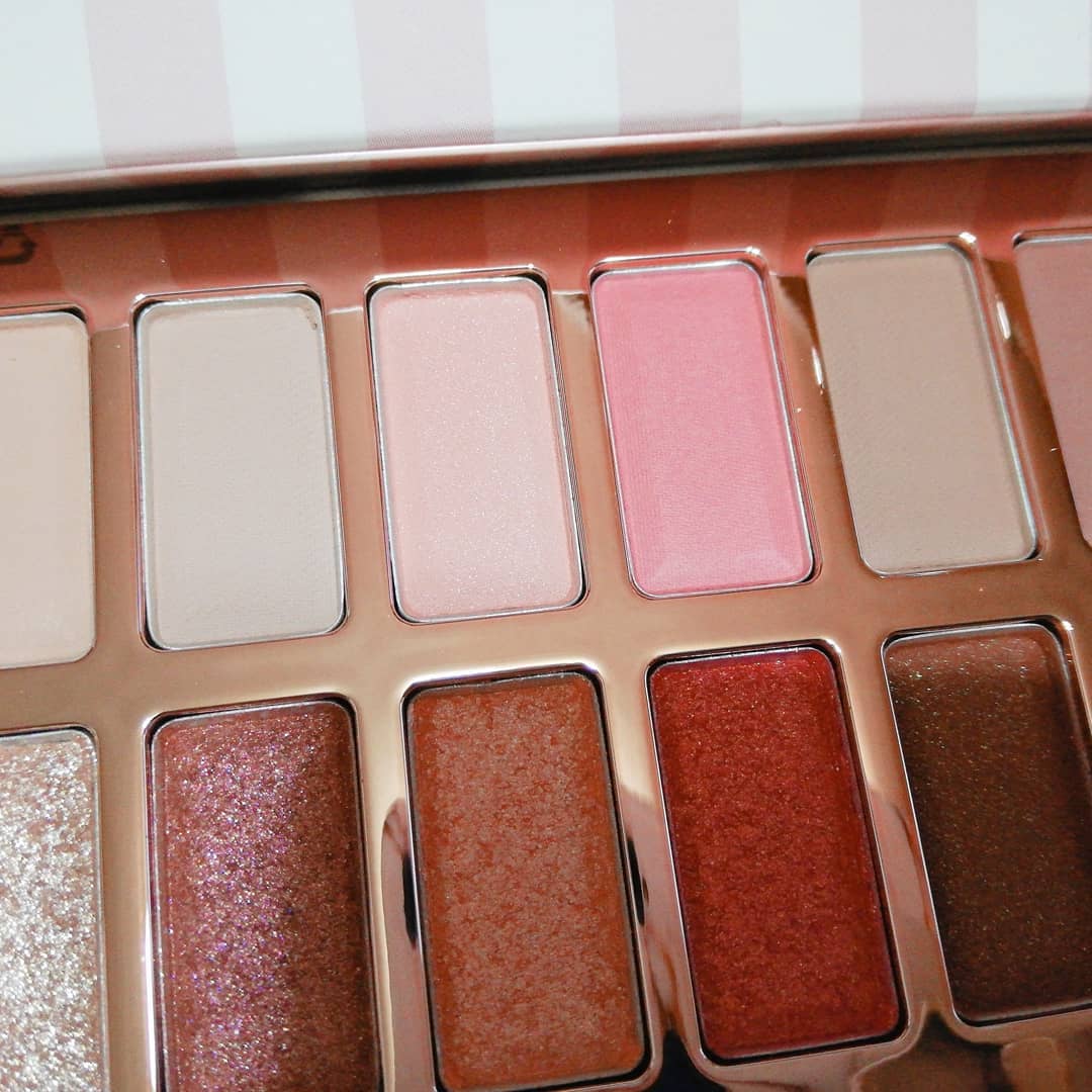 バレンタインボックス3ローズモーメント/VAVI MELLO/アイシャドウパレットを使ったクチコミ（2枚目）