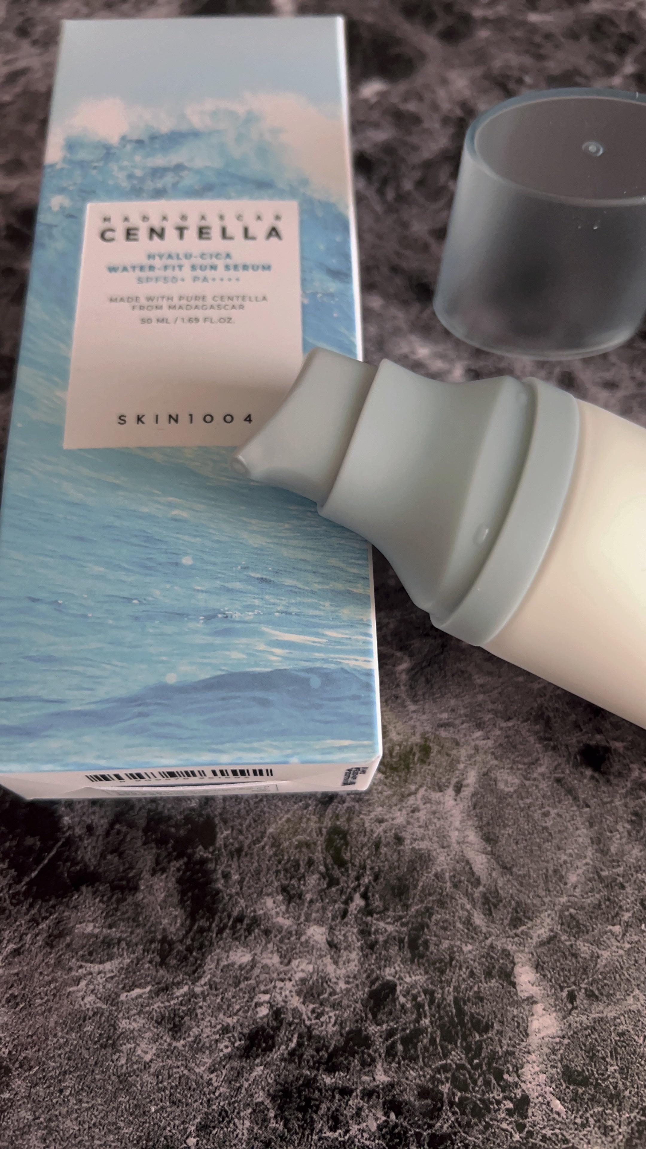 ヒアルーシカ ウォーターフィット サンセラム/SKIN1004/日焼け止めローションを使ったクチコミ（3枚目）