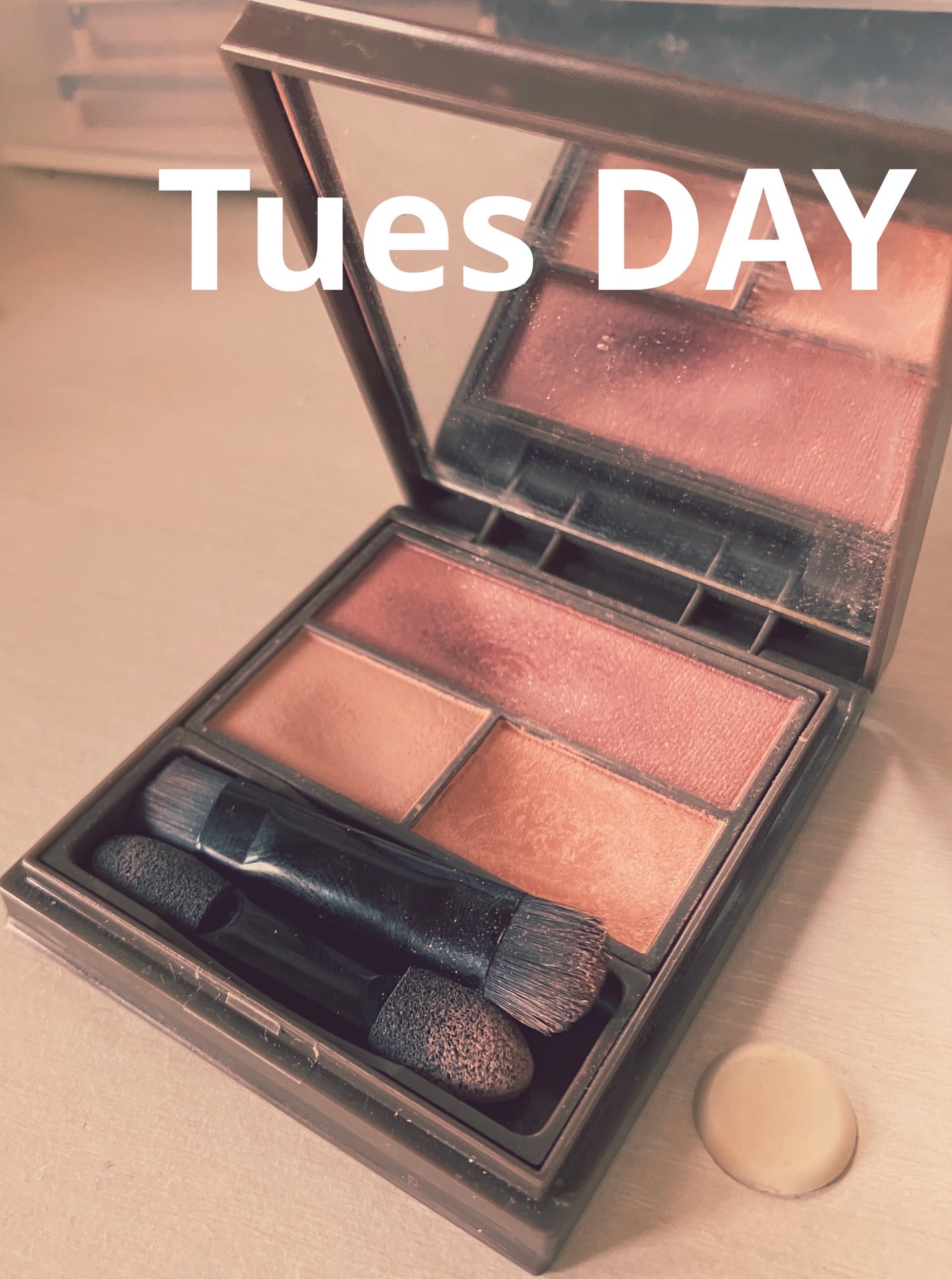 パーフェクトマルチアイズ/キャンメイク/アイシャドウパレットを使ったクチコミ(3枚目)