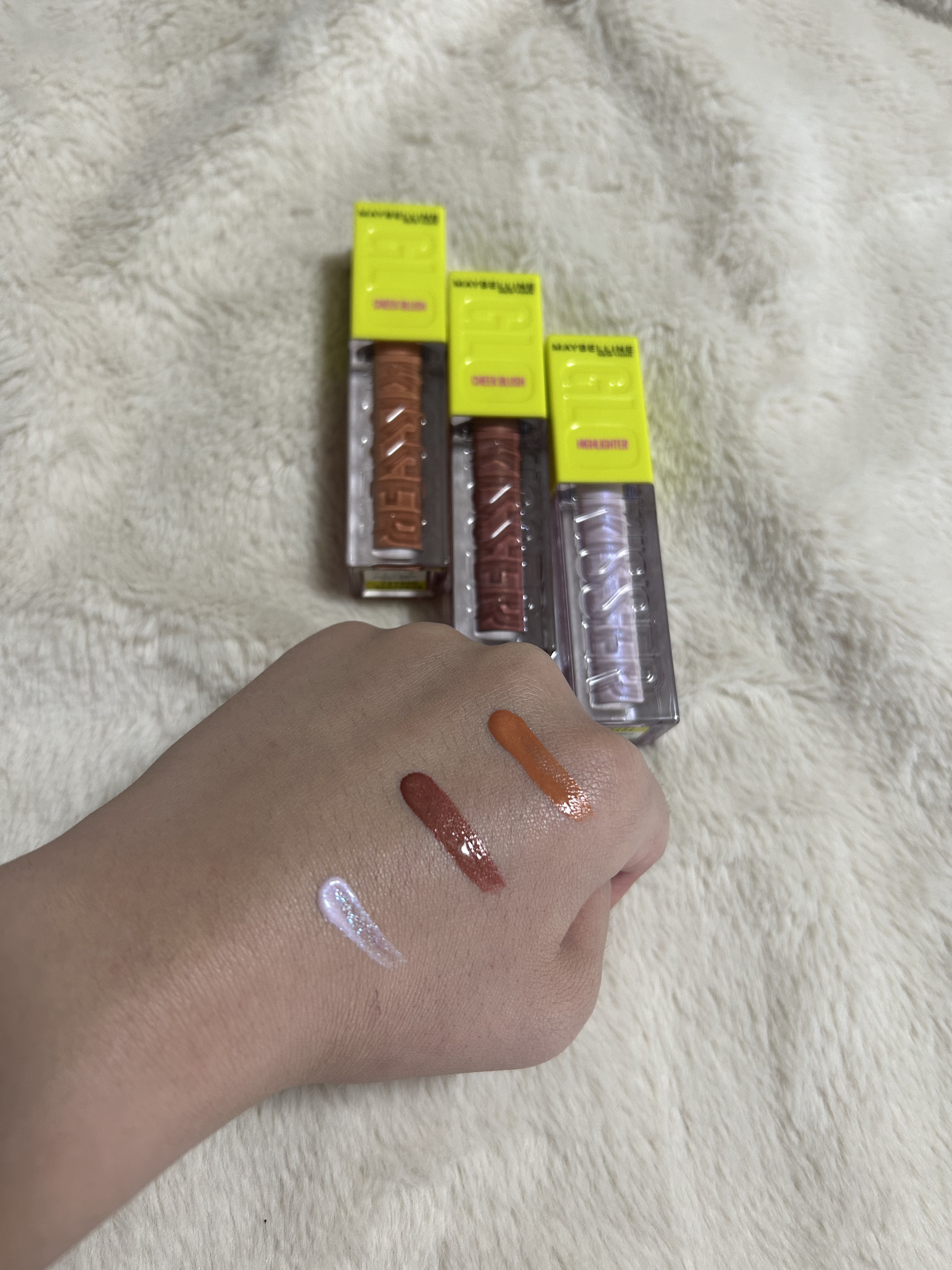 MAYBELLINE NEW YORK グローキッサー チークブラッシュ／グローキッサー ハイライターのクチコミ「𝖬𝖠𝖸𝖡𝖤𝖫𝖫𝖨𝖭𝖤 𝖭𝖤𝖶 𝖸𝖮𝖱𝖪
𝖦𝖫𝖮𝖪𝖨𝖲𝖲𝖤𝖱
𝖢𝖧𝖤𝖤𝖪 𝖡𝖫𝖴𝖲𝖧 𝖧𝖨𝖦𝖧𝖳.....」（3枚目）