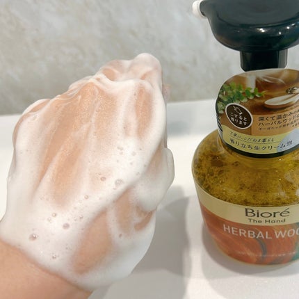 ビオレ ザ ハンド 薬用泡ハンドソープ 深くて温かみのあるハーバルウッドの香り/ビオレ/ハンドソープを使ったクチコミ(7枚目)