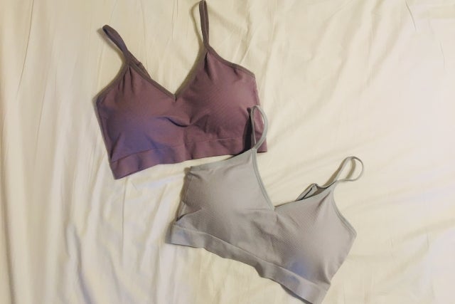 スポーツウエアのトップス