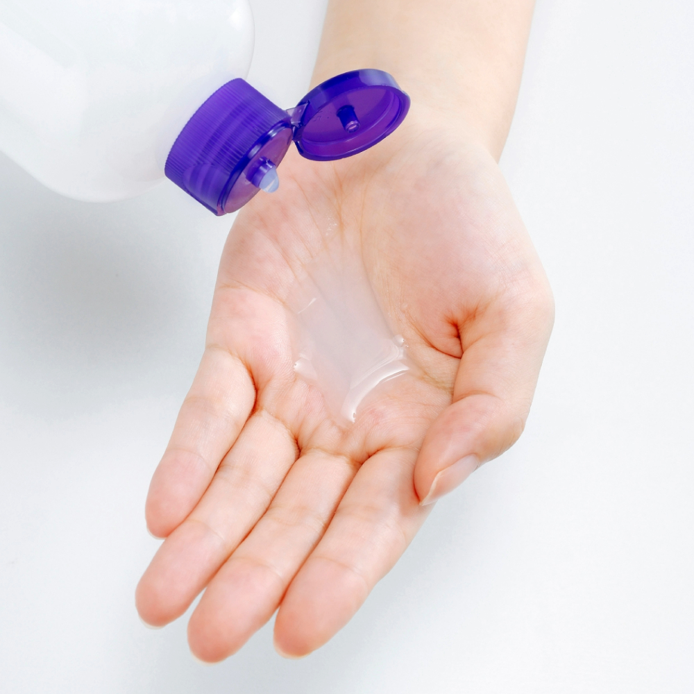 【現品300名様】さっぱりみずみずしく潤う！大人気の「ナチュリエ ハトムギ化粧水」（2枚目）