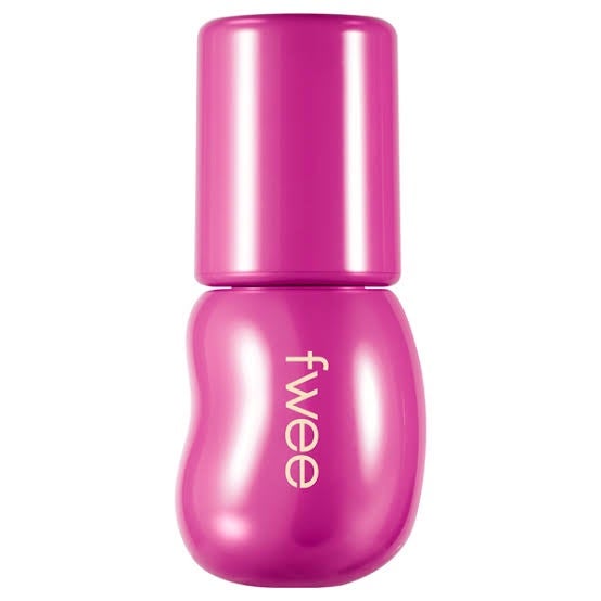 kana on LIPS 「今日のおすすめの商品はfeewのリップです!この商品は時間が経..」(1枚目)