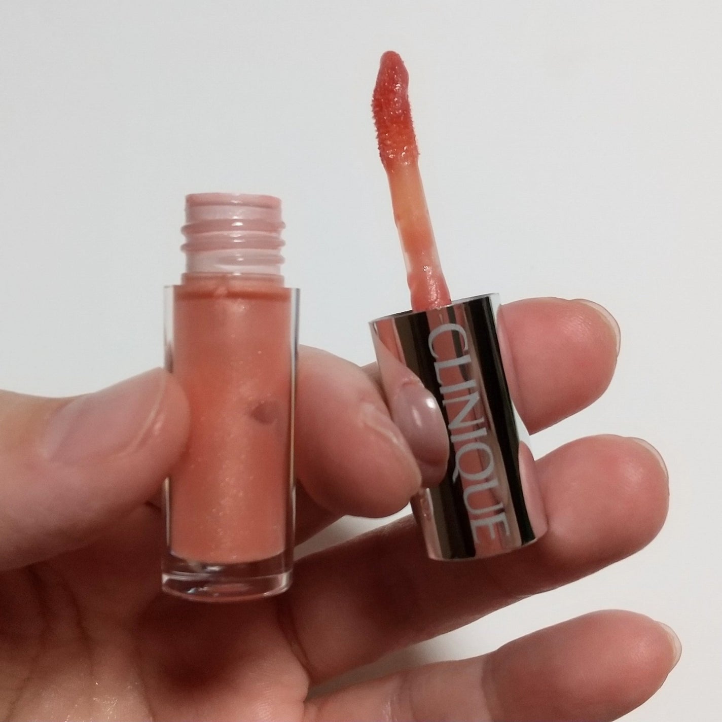 ヨナ フォロバ100 on LIPS 「6年前にクリニークアドベントカレンダーに入ってた、リップ断捨離..」(2枚目)