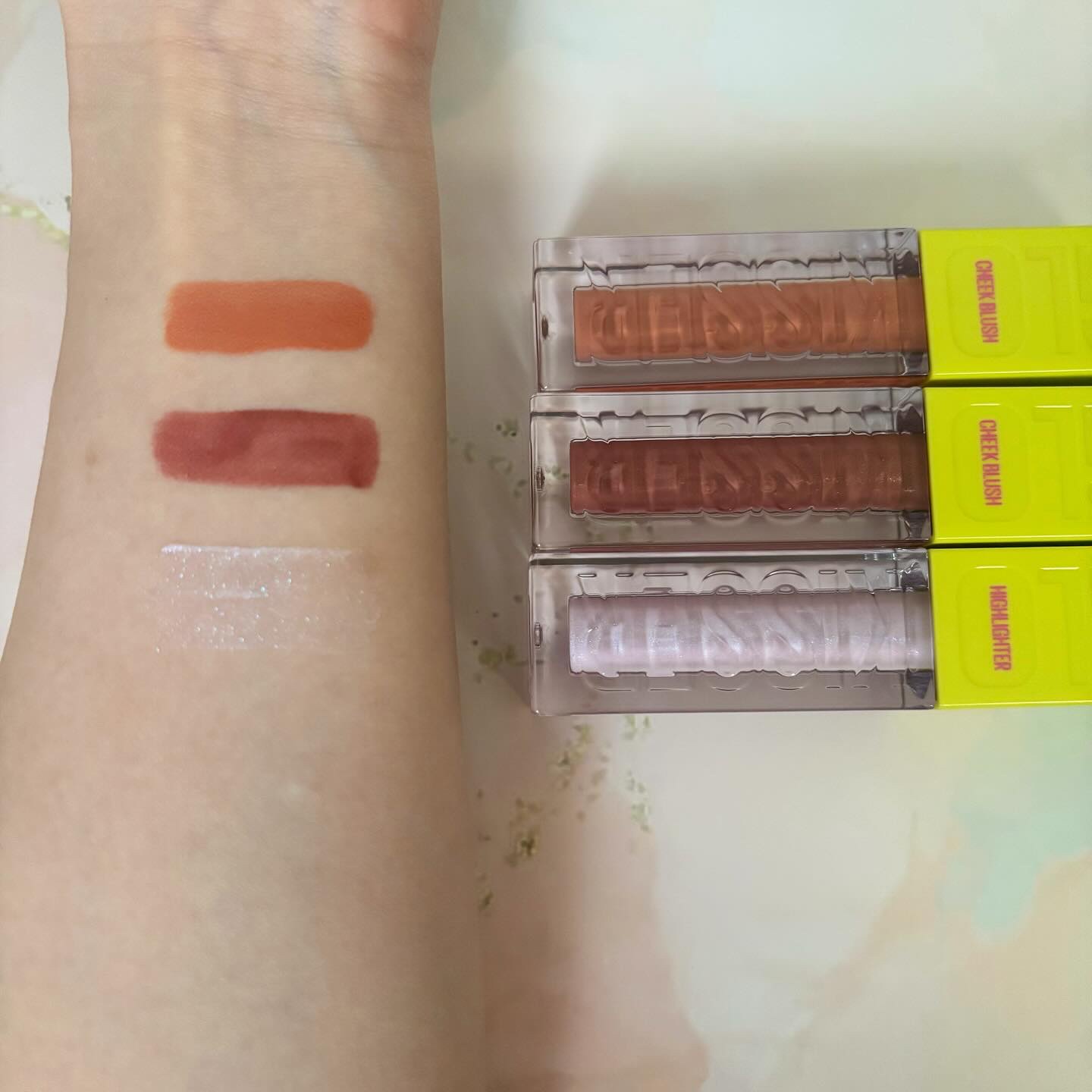 グローキッサー チークブラッシュ／グローキッサー ハイライター/MAYBELLINE NEW YORK/リキッドチークを使ったクチコミ（2枚目）