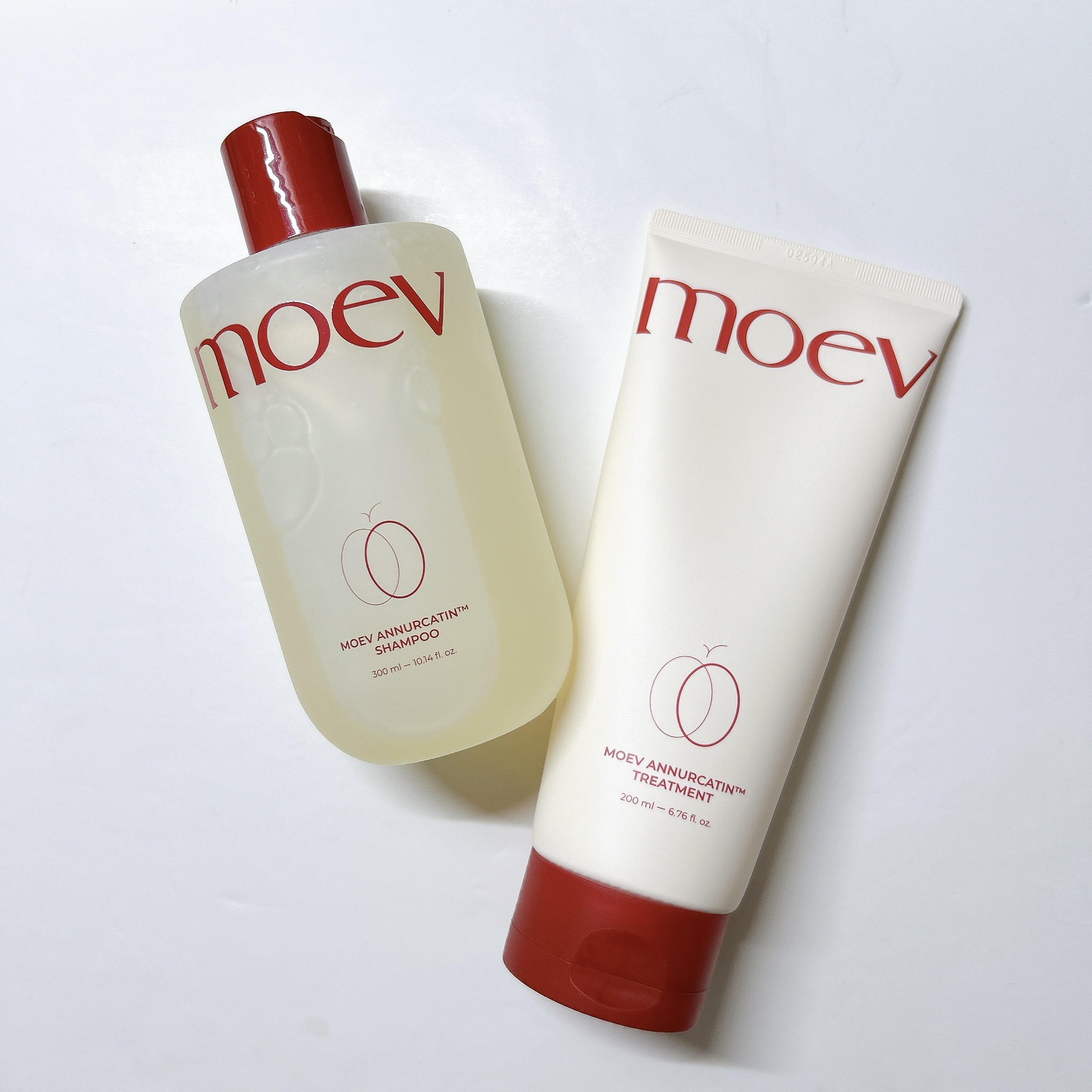 
モエブ
アヌカチンシャンプー/トリートメント


みんな抜け毛対策って何かしてる？🤣


モエブは自然の力に着目して100%天然由来の洗浄成分のみで作られた抜け毛ケアシャンプーとトリートメント。

韓国の有名セレブも愛用して、BIGBA