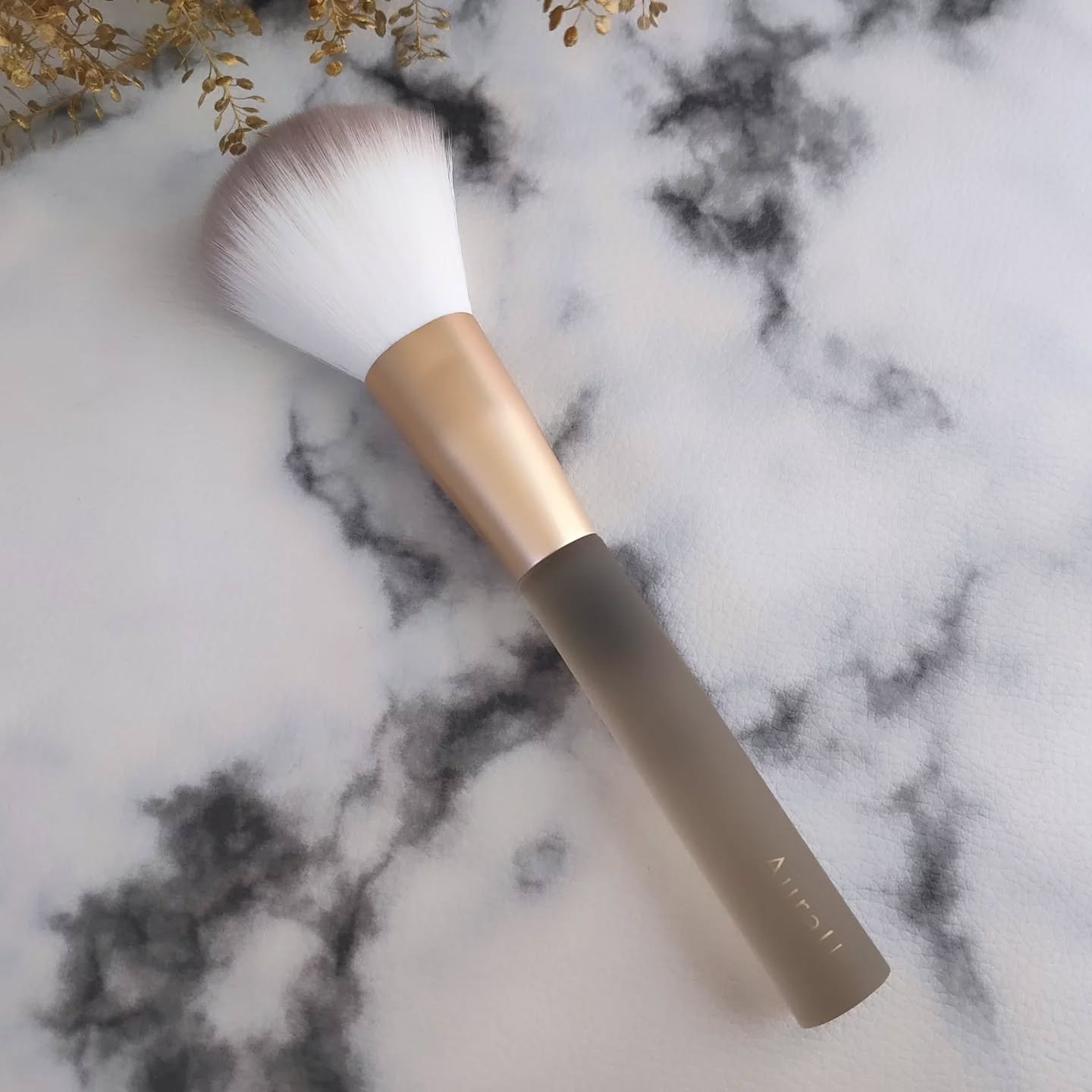 薄付きパウダーブラシ/Aura U/メイクブラシを使ったクチコミ（2枚目）