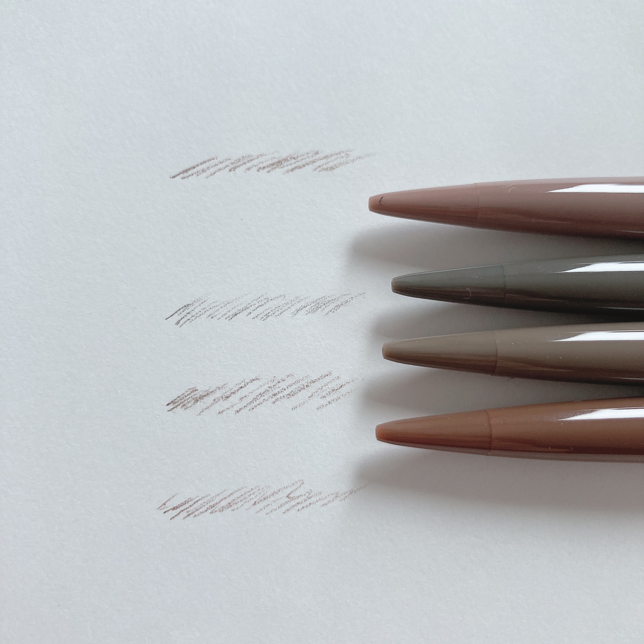 パウダリーアイブロウペンシルスリム 01 マイルドグレー/ミゼルエディ/アイブロウペンシルを使ったクチコミ（3枚目）