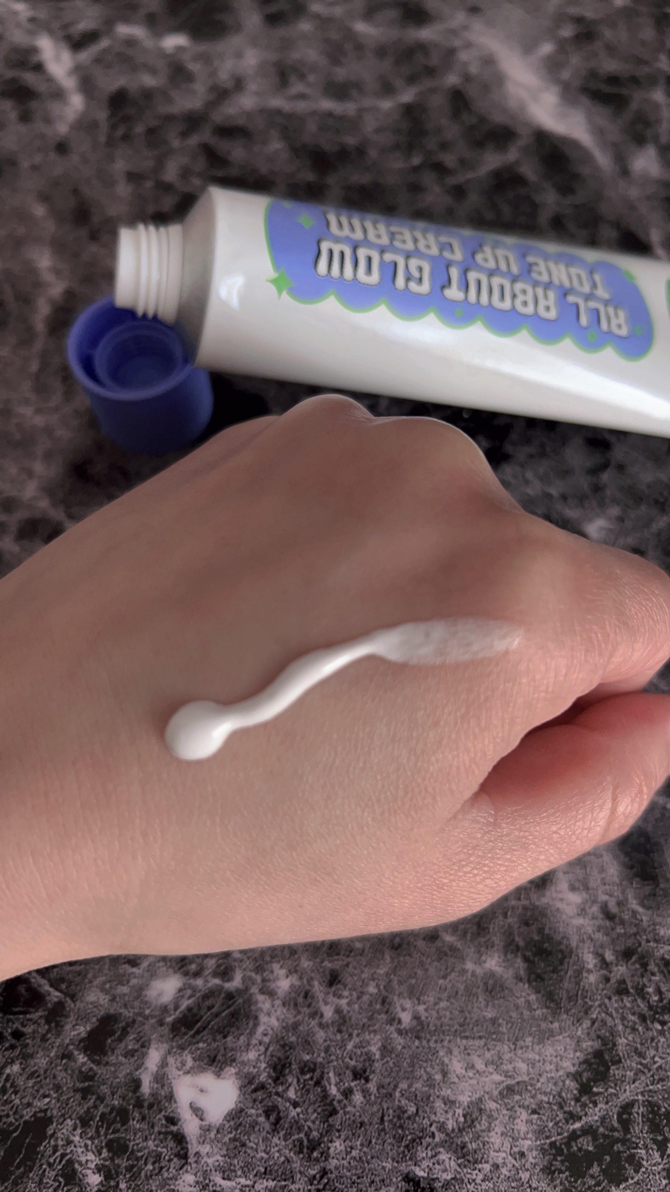 オールアバウトグロウトーンアップクリーム/CHASIN'RABBITS/化粧下地を使ったクチコミ（2枚目）