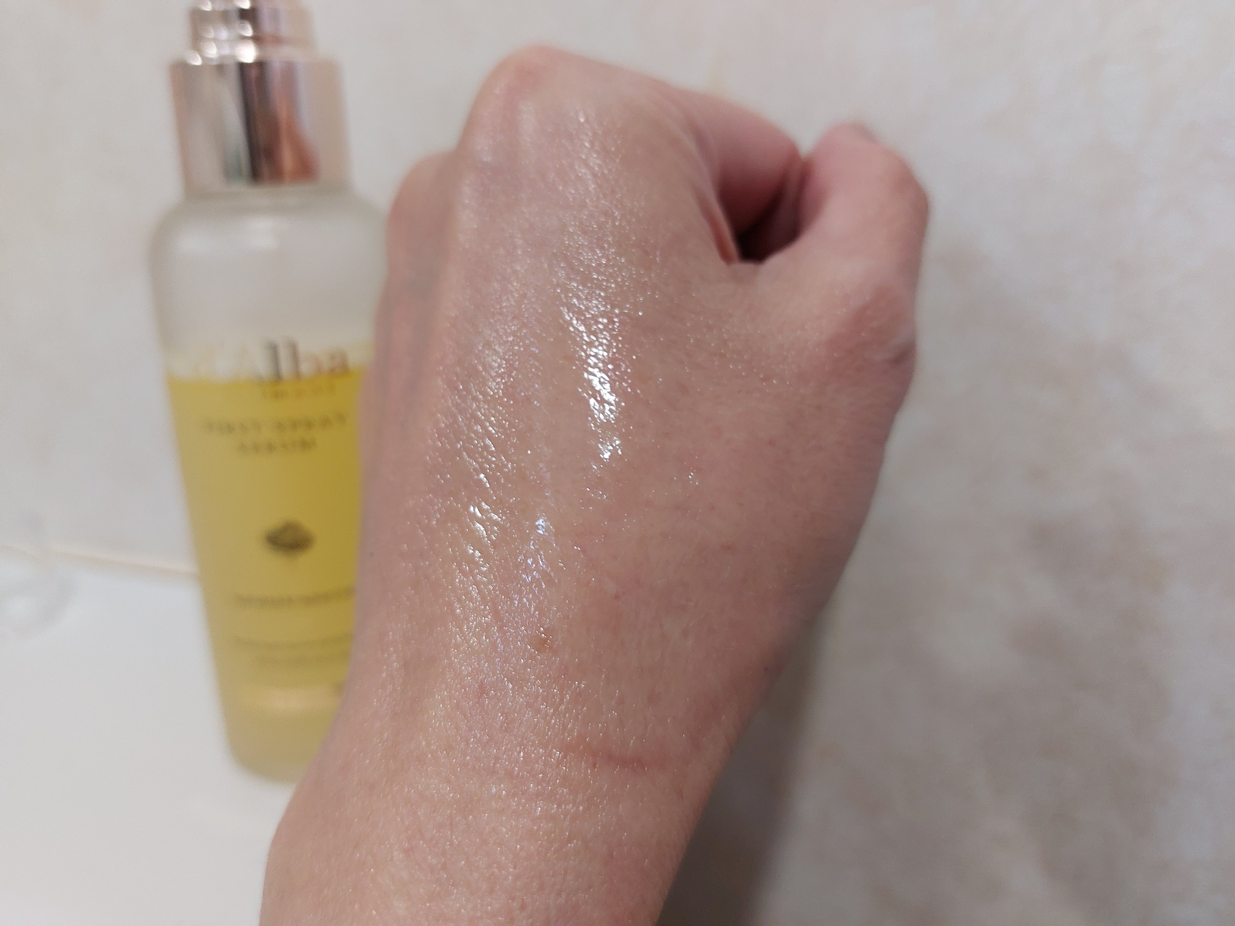 ダルバ ホワイトトリュフファーストスプレーセラム/ダルバ/ミスト状化粧水を使ったクチコミ（3枚目）