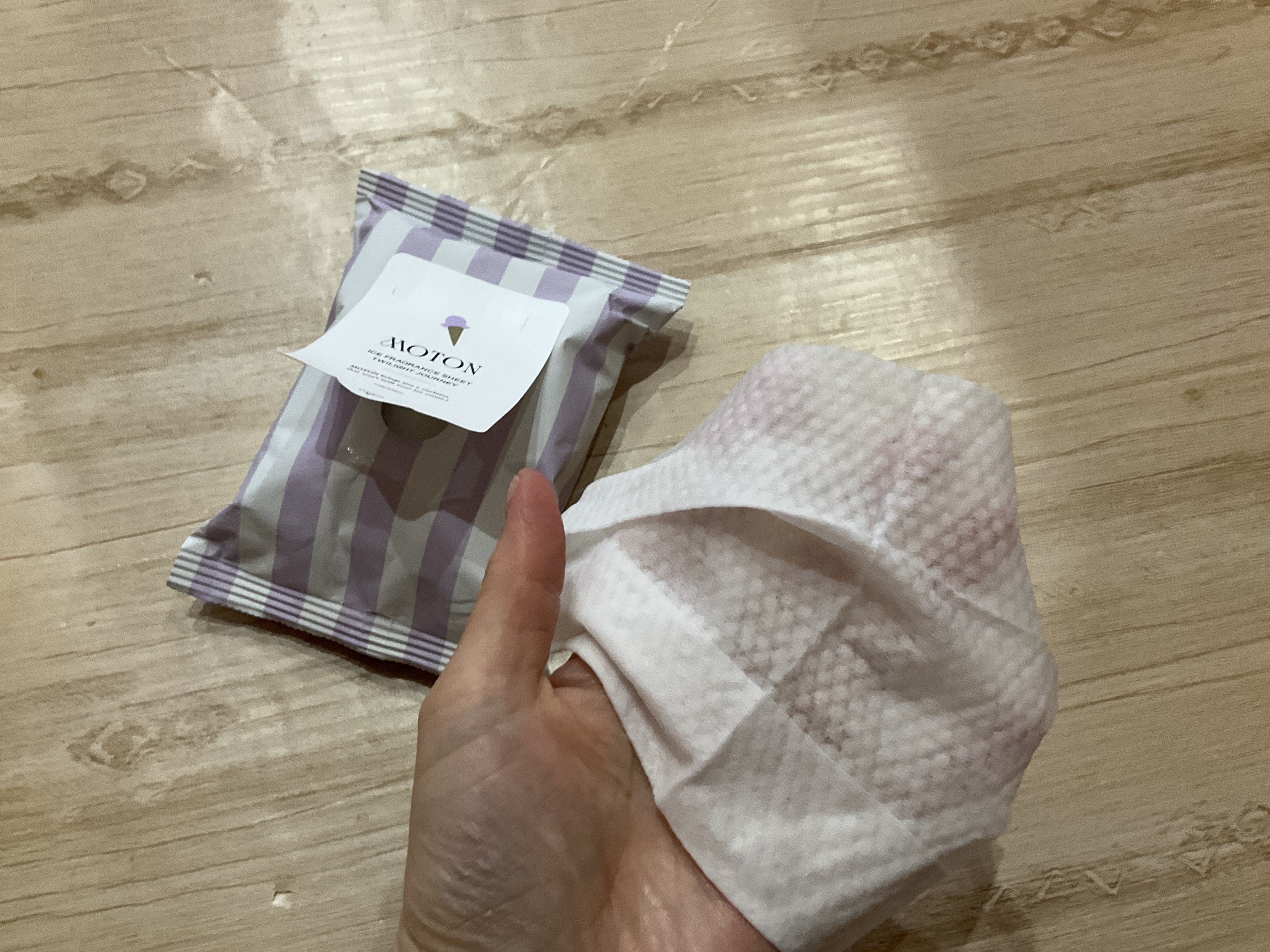 アイスフレグランスシート TWILIGHT JOURNEY/MOTON/ボディシートを使ったクチコミ（2枚目）