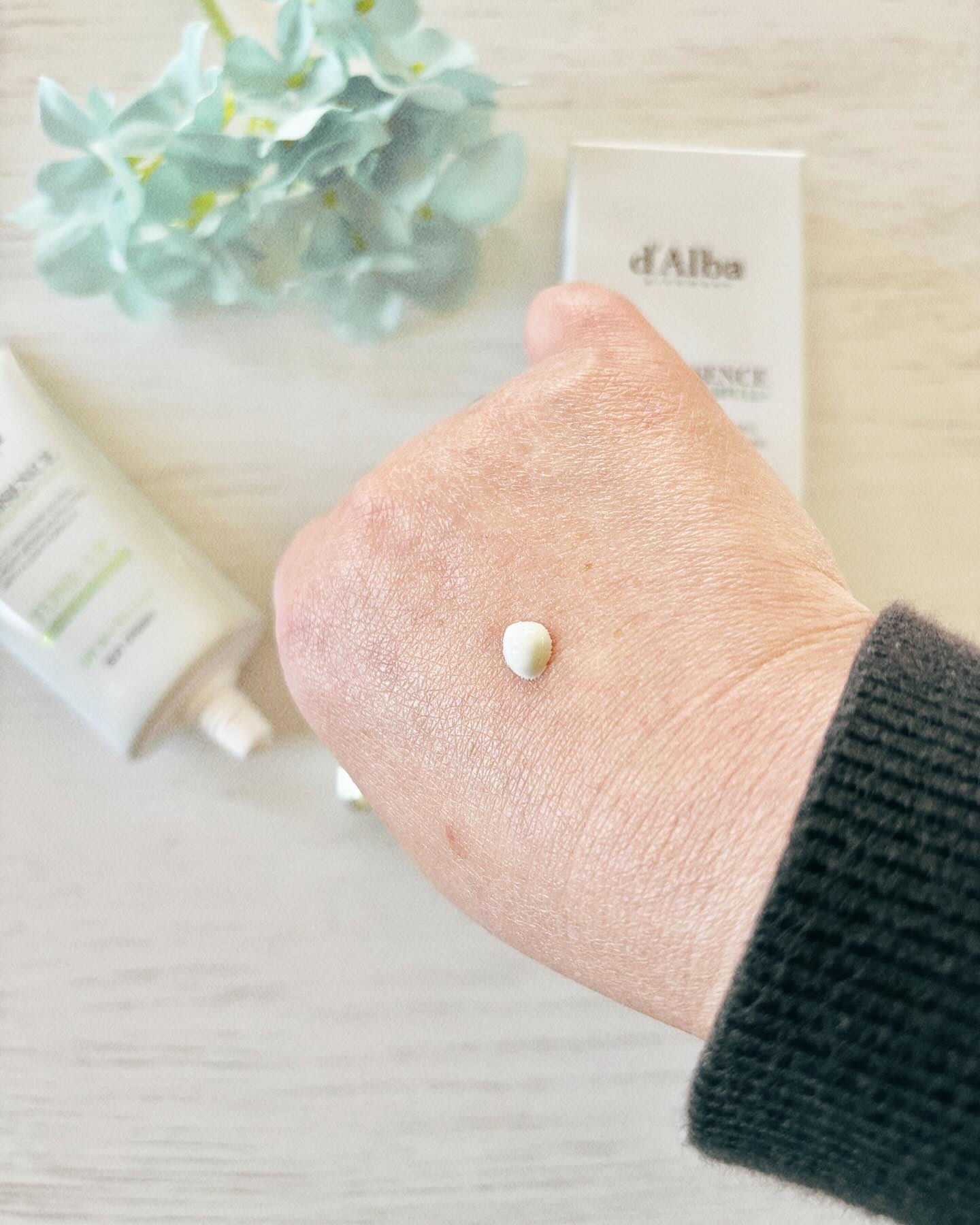 クリーンティーツリーリポソームトーンアップサンクリーム（グリーン）/ダルバ/日焼け止めクリームを使ったクチコミ（3枚目）