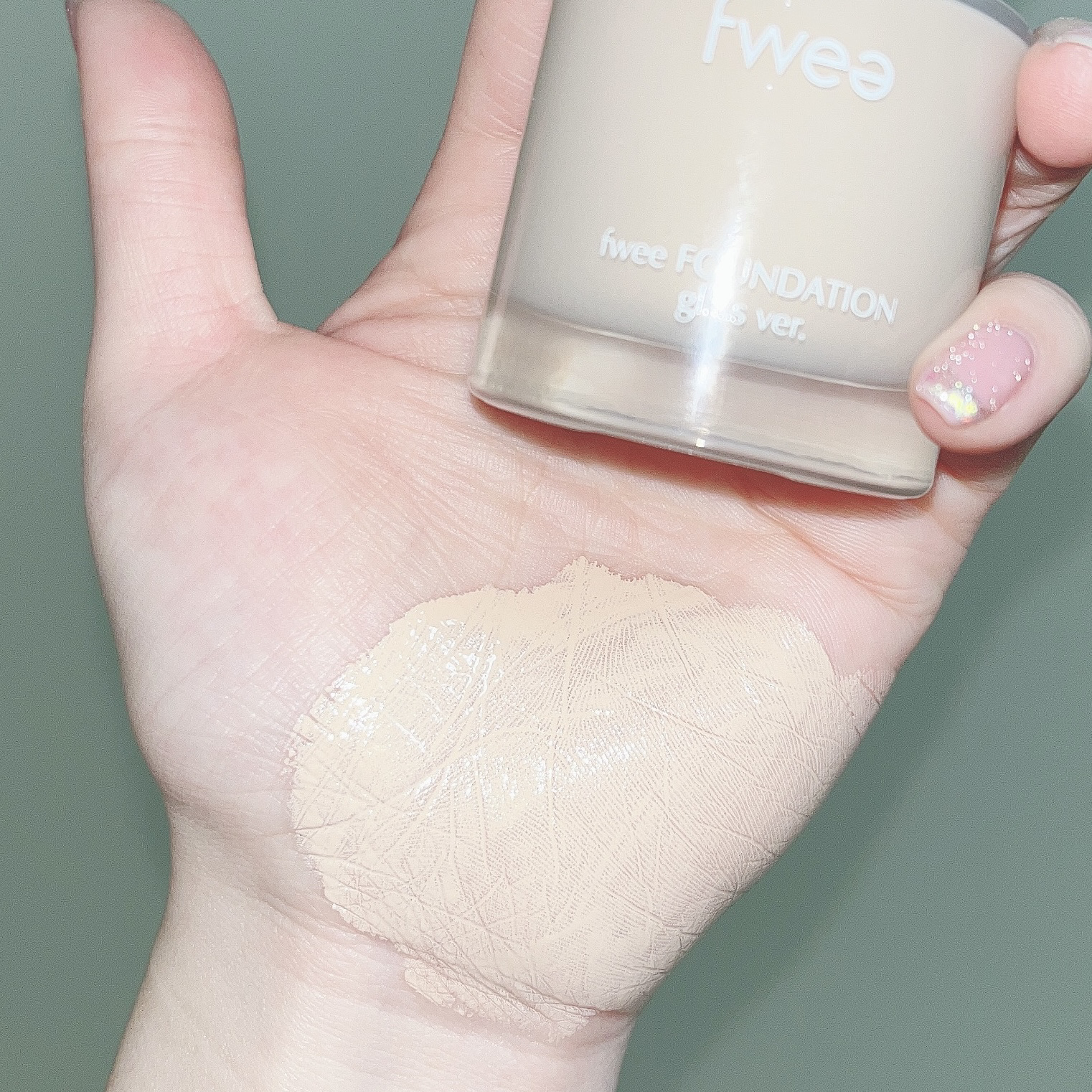 フィーファンデーションガラス/fwee/リキッドファンデーションを使ったクチコミ（2枚目）