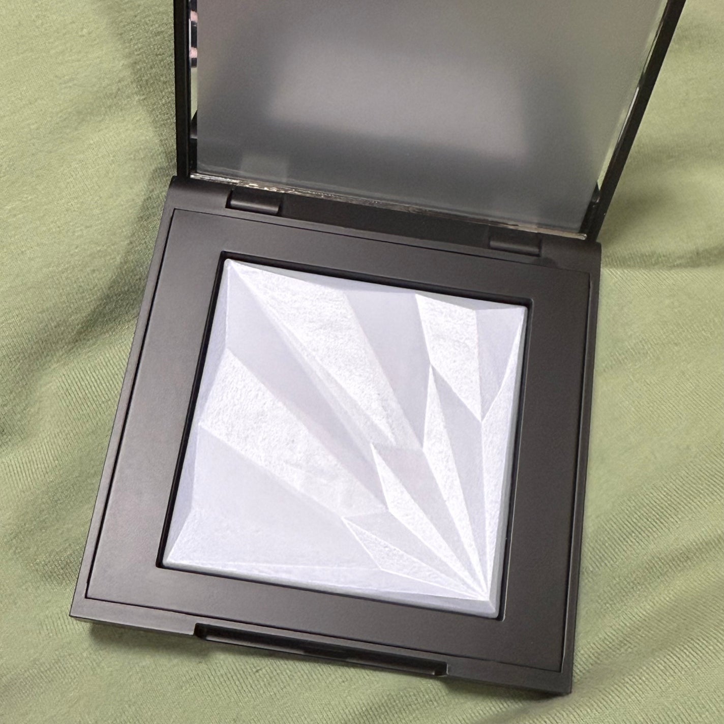 アンリミテッド ルミマット セッティング ジェル イン パウダー/shu uemura/プレストパウダーを使ったクチコミ(1枚目)