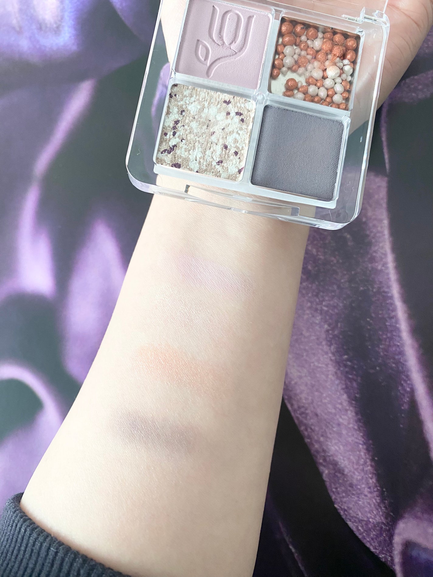 キャビアモイストタッチアイカラー /VOW/アイシャドウパレットを使ったクチコミ(2枚目)