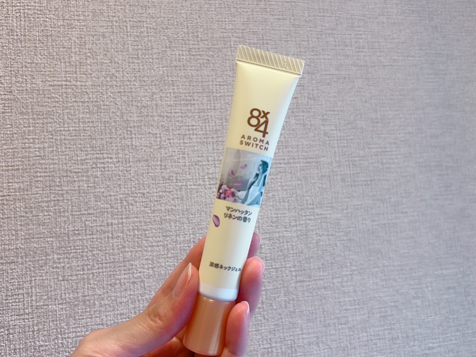 8x4 アロマスイッチ 涼感ネックジェル マンハッタンリネンの香り/８ｘ４/デオドラント・制汗剤を使ったクチコミ（2枚目）