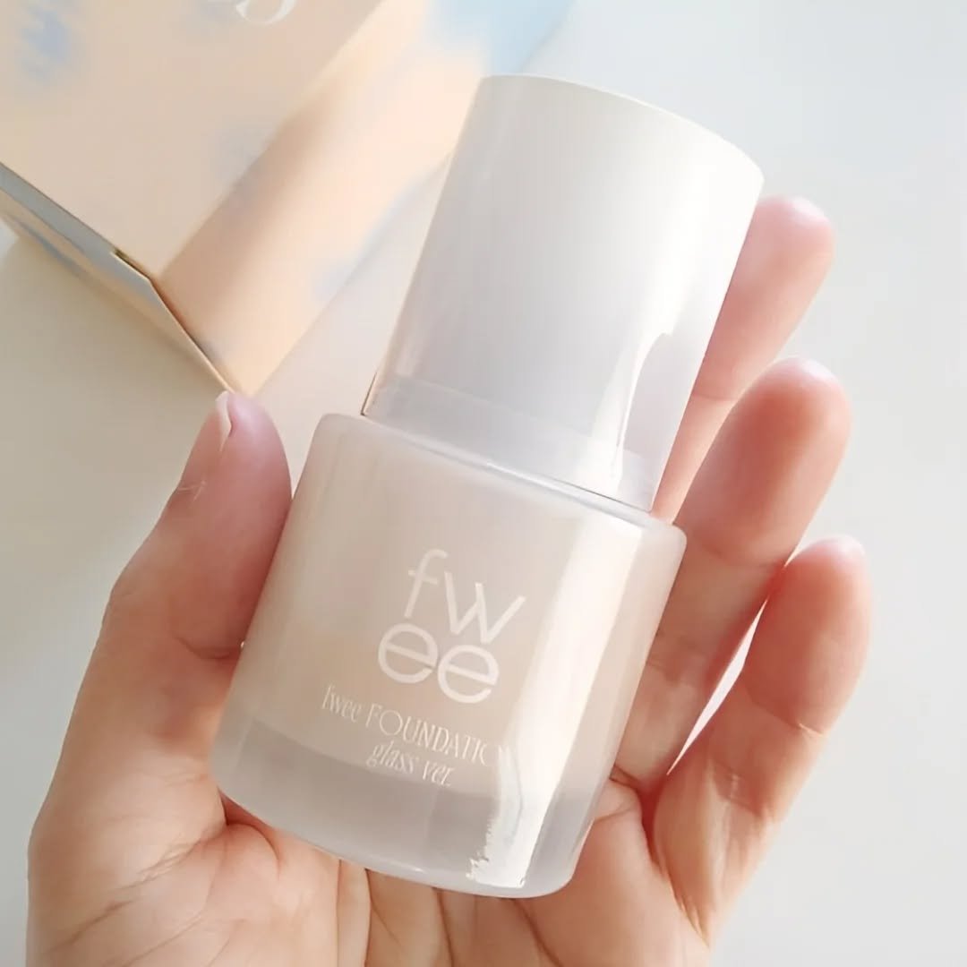 フィーファンデーションガラス 02 ピーチガラス/fwee/リキッドファンデーションを使ったクチコミ（2枚目）