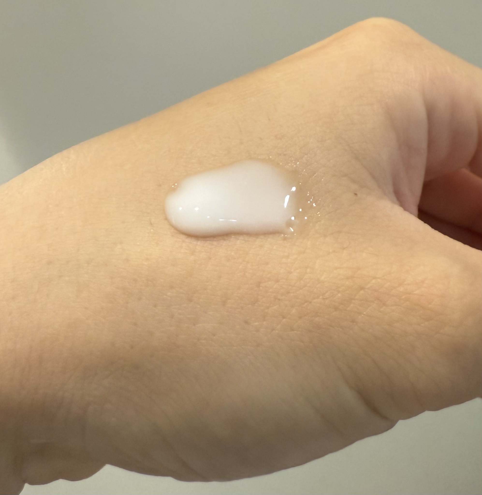 ドクターシーラボⓇ VC100エマルジョンEXのクチコミ「ドクターシーラボⓇ
VC100エマルジョンEX

化粧水を購入したときに
サンプルで入ってまし.....」（3枚目）