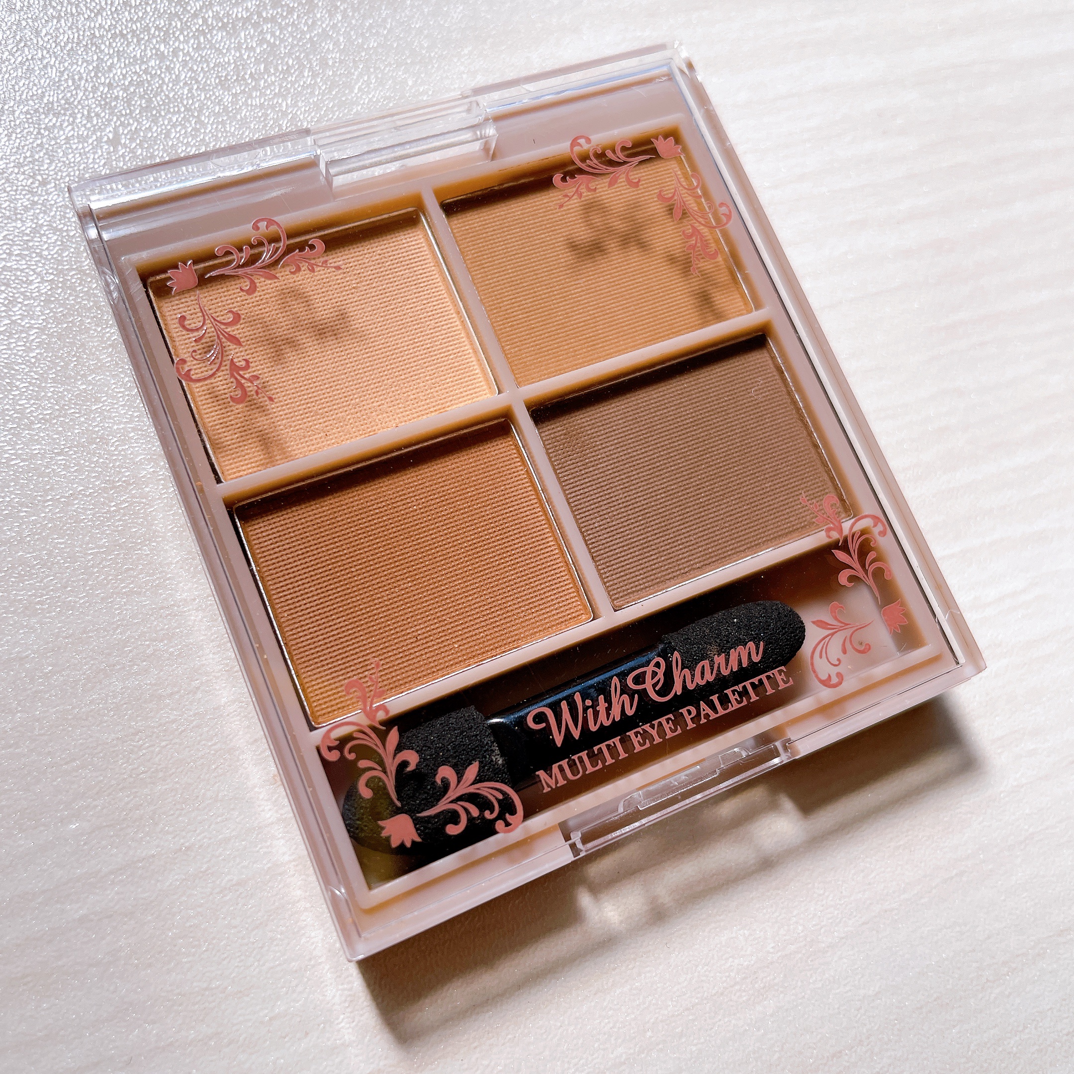 &. Wチャーム アイシャドウマットカラーマルチパレット/DAISO/アイシャドウパレットを使ったクチコミ（2枚目）