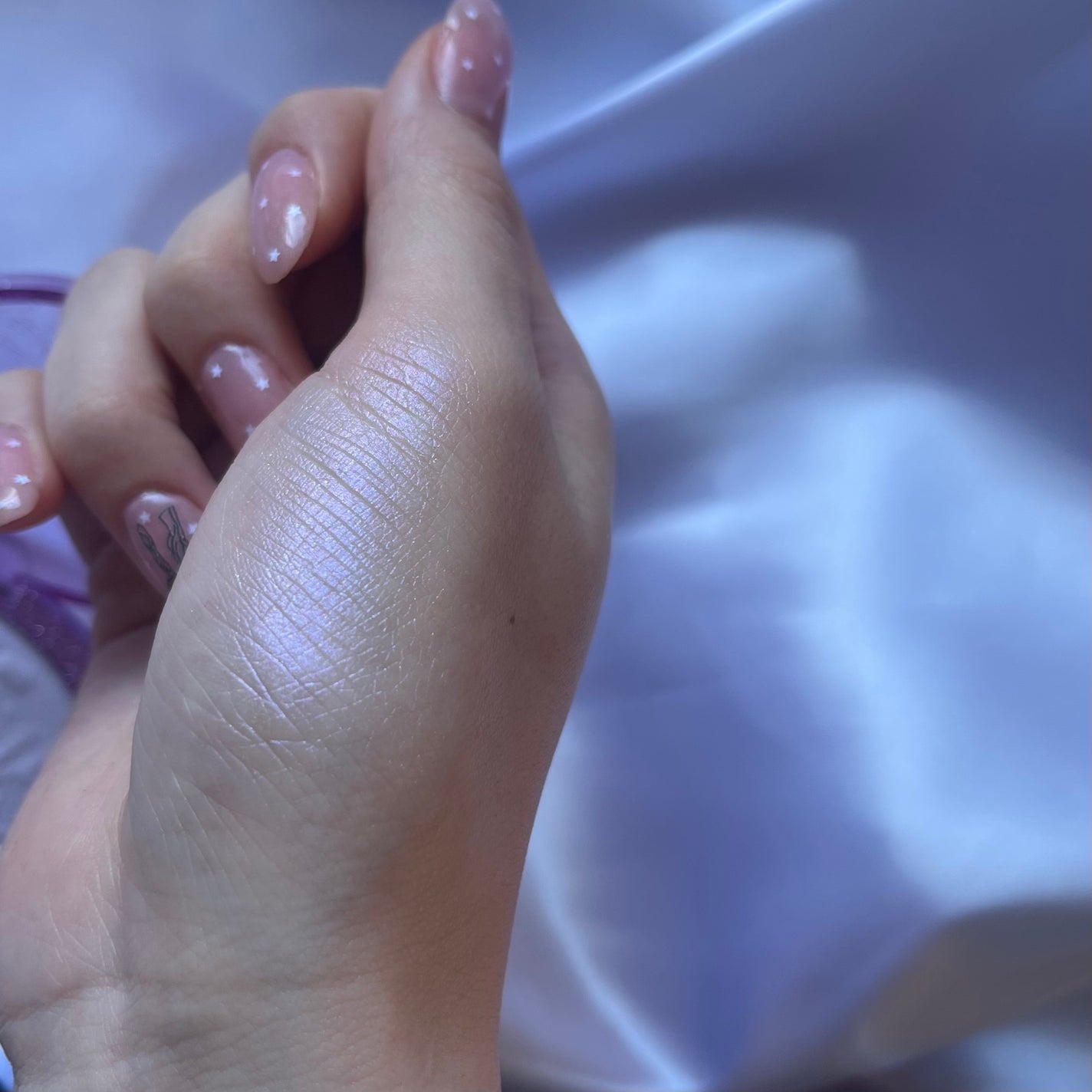 フィー グリッツストーンハイライター/fwee/パウダーハイライトを使ったクチコミ(3枚目)