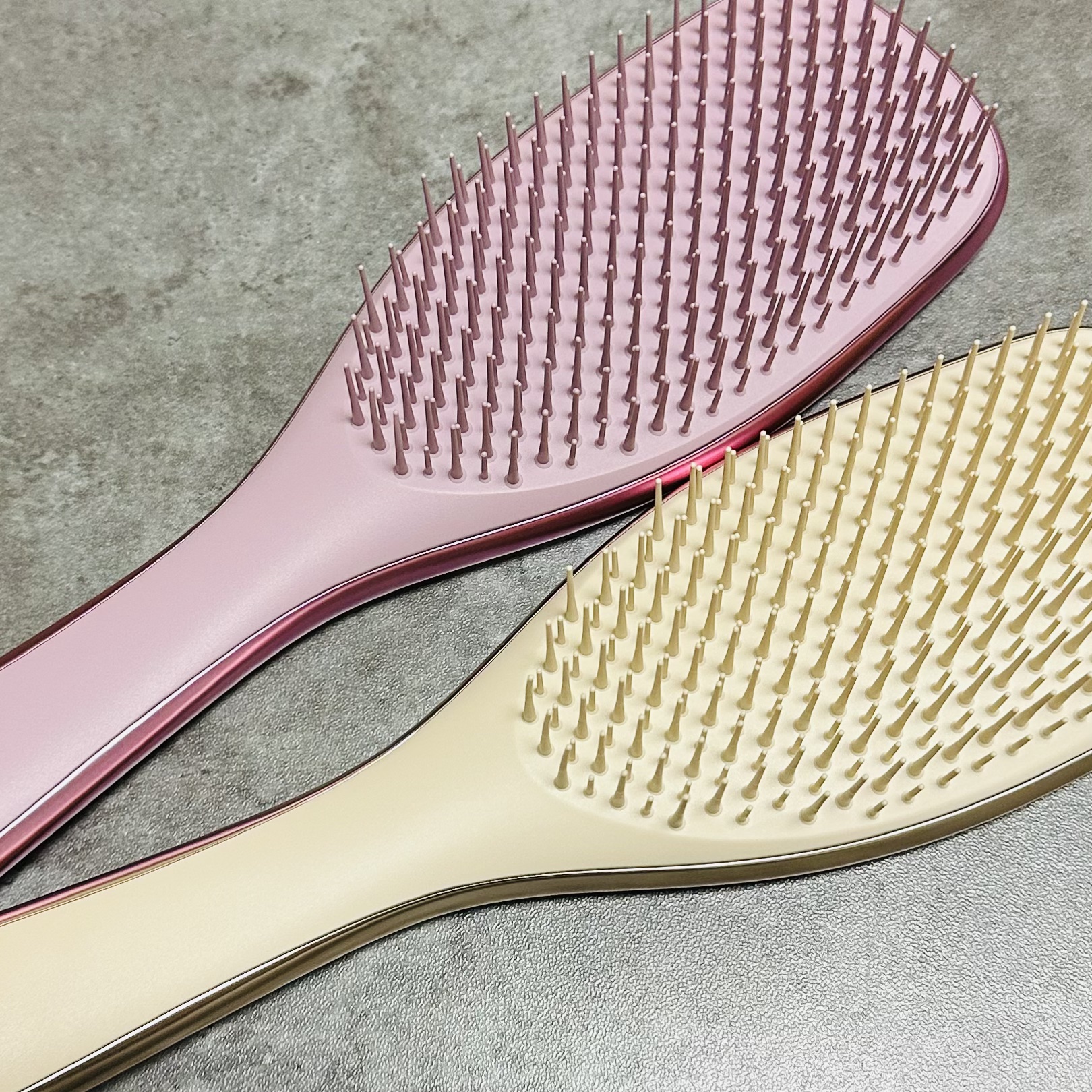 ザ・アルティメットディタングラー Luxe/TANGLE TEEZER/ヘアブラシを使ったクチコミ（2枚目）