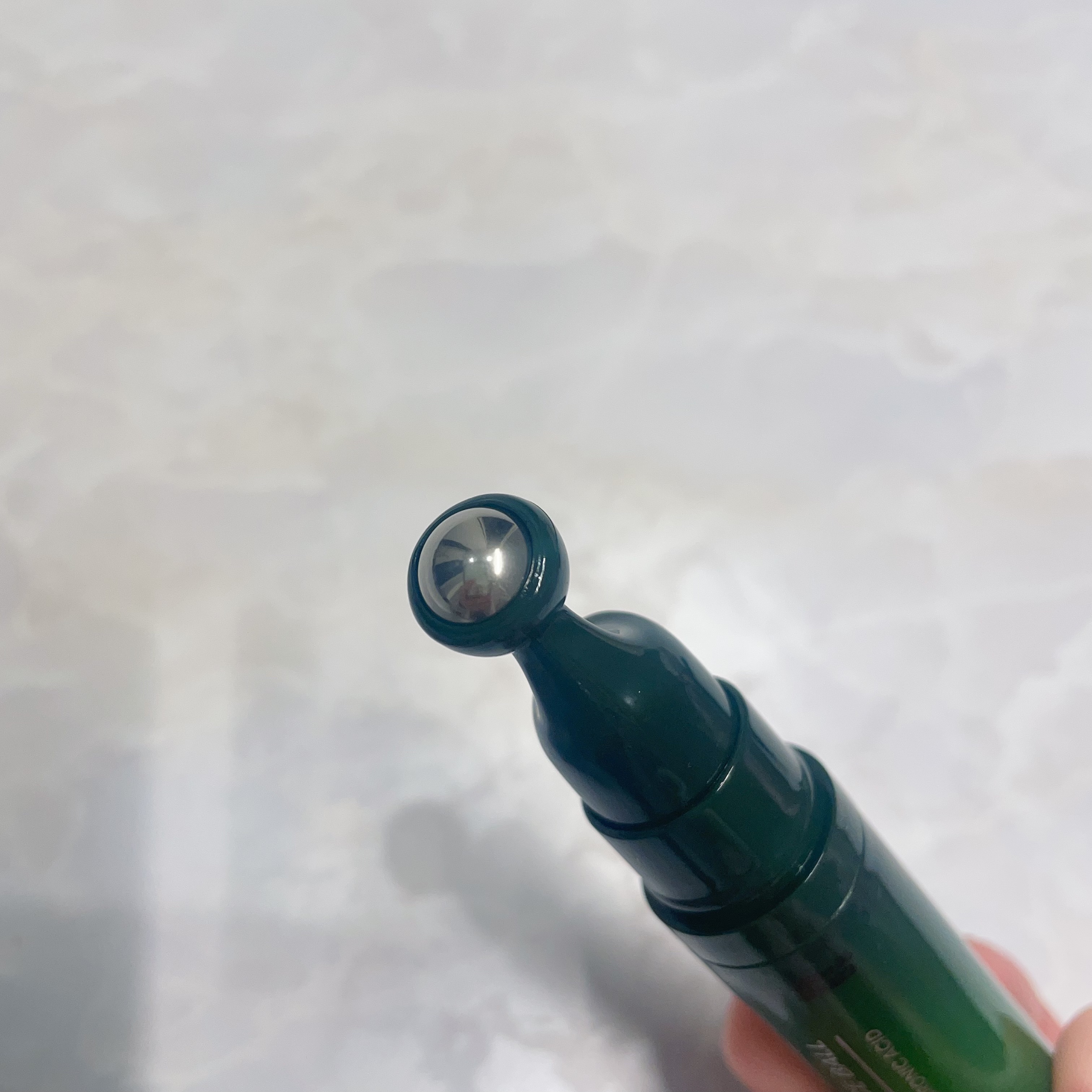 グリーンティー　ヒアルロン　アイ＆フェイスボール/innisfree/アイケア・アイクリームを使ったクチコミ（3枚目）