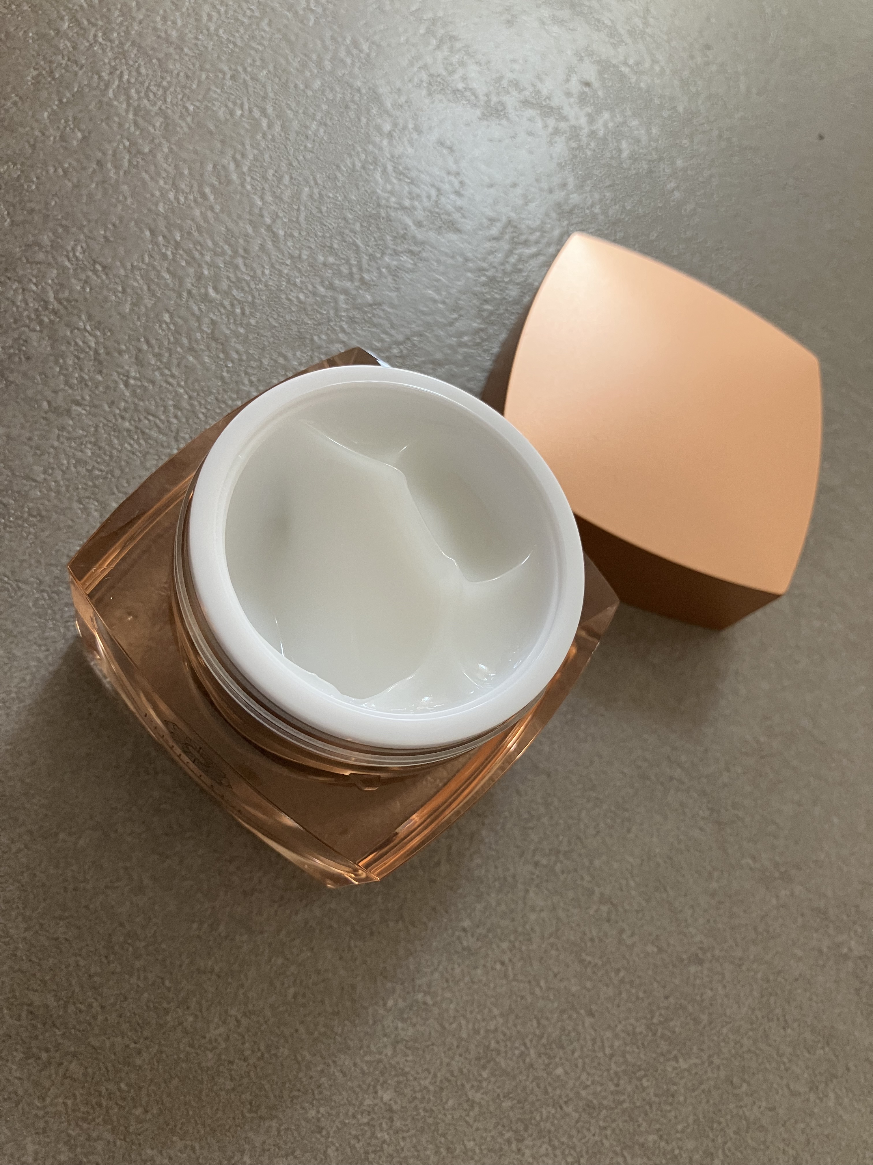 パーフェクトワン 薬用リンクルストレッチジェル/パーフェクトワン/オールインワン化粧品を使ったクチコミ（1枚目）