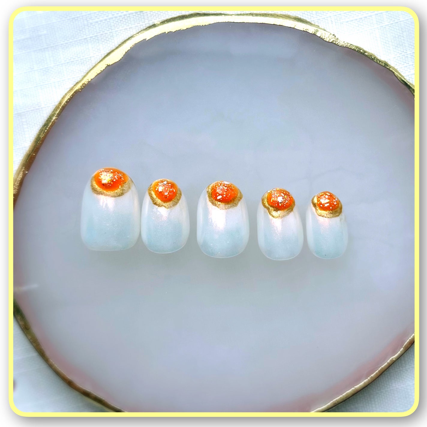 琴海-フォロバ on LIPS 「ぷっくりツヤツヤ、爽やかなレモンソーダカラーのニュアンスネイル..」(1枚目)