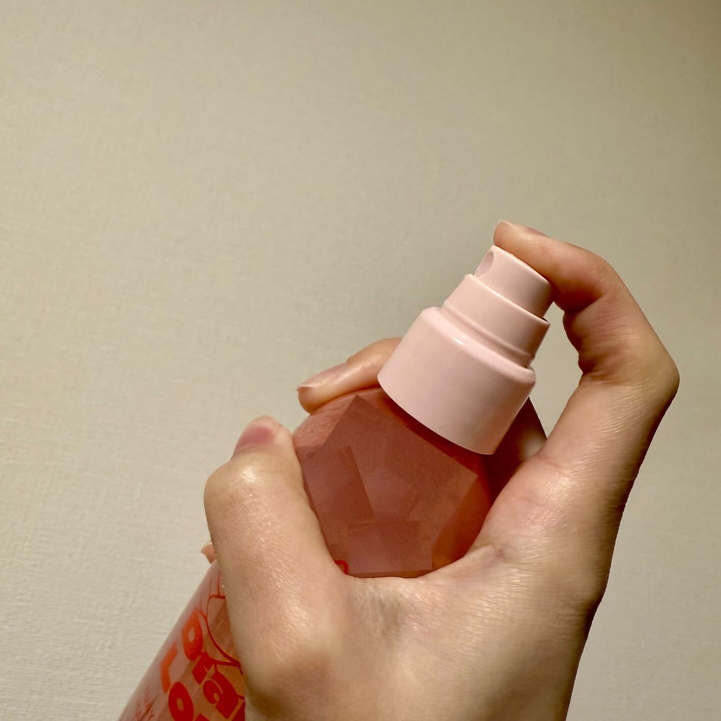 ロータス ワンデーストレート ヘアミスト ティー&シトラスの香り/ダイアン/ヘアミストを使ったクチコミ(4枚目)