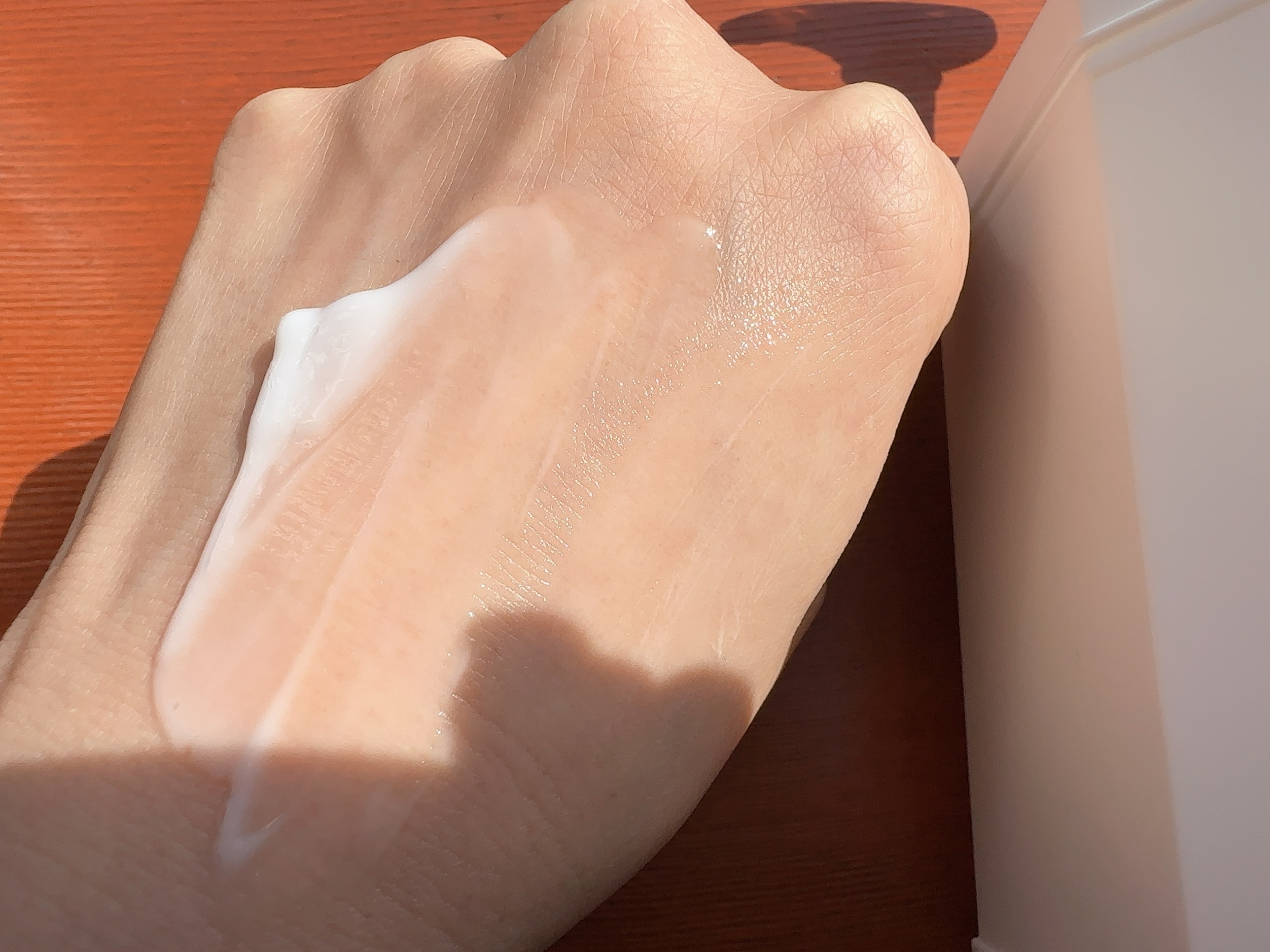 パフュームボディローション リリィムスクホワイトティー/TEABLESS/ボディローションを使ったクチコミ（3枚目）