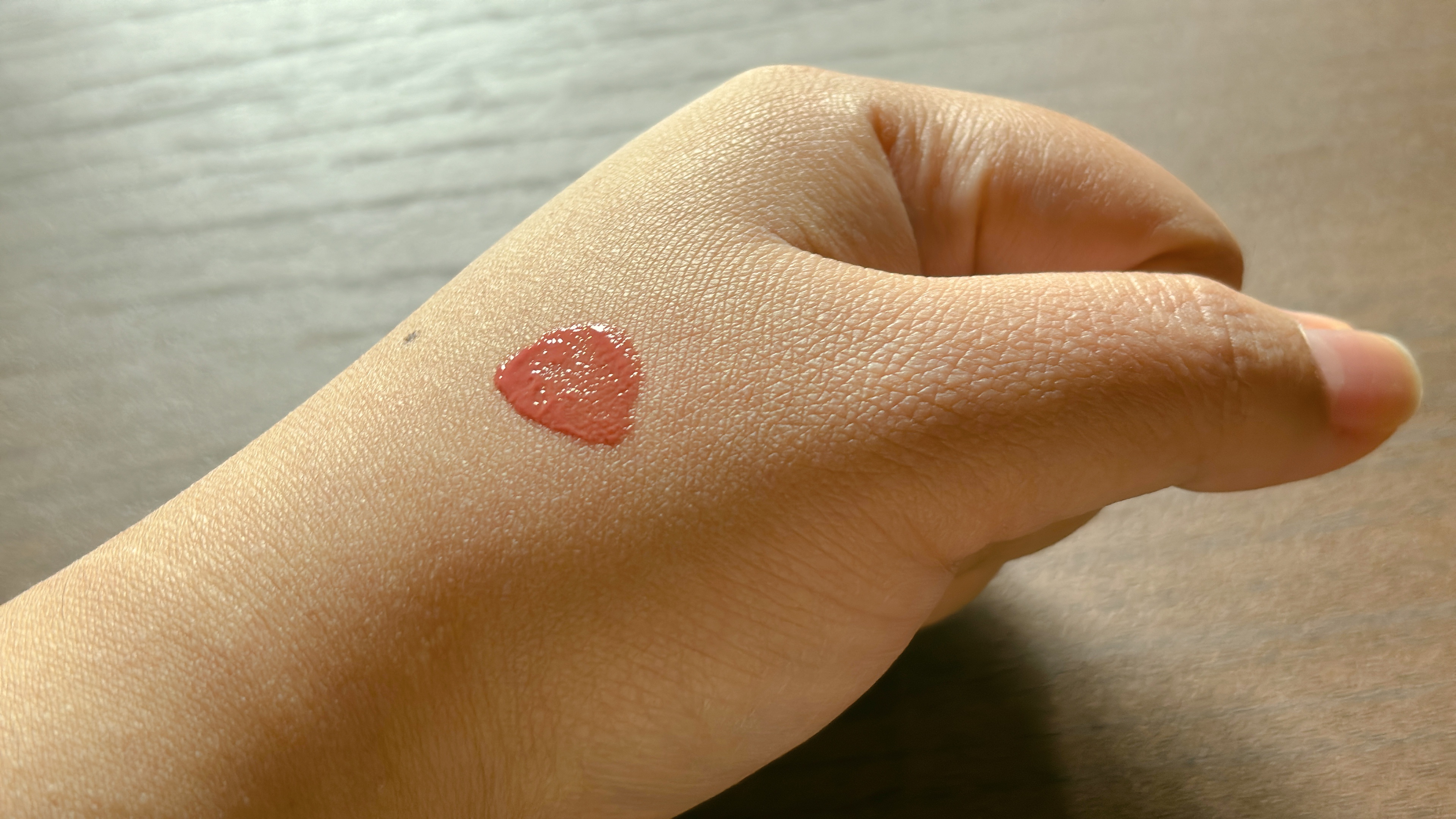 アップトゥーミー　ハグマイリップ　カラーロックプランパー/up2me/リッププランパーを使ったクチコミ（3枚目）