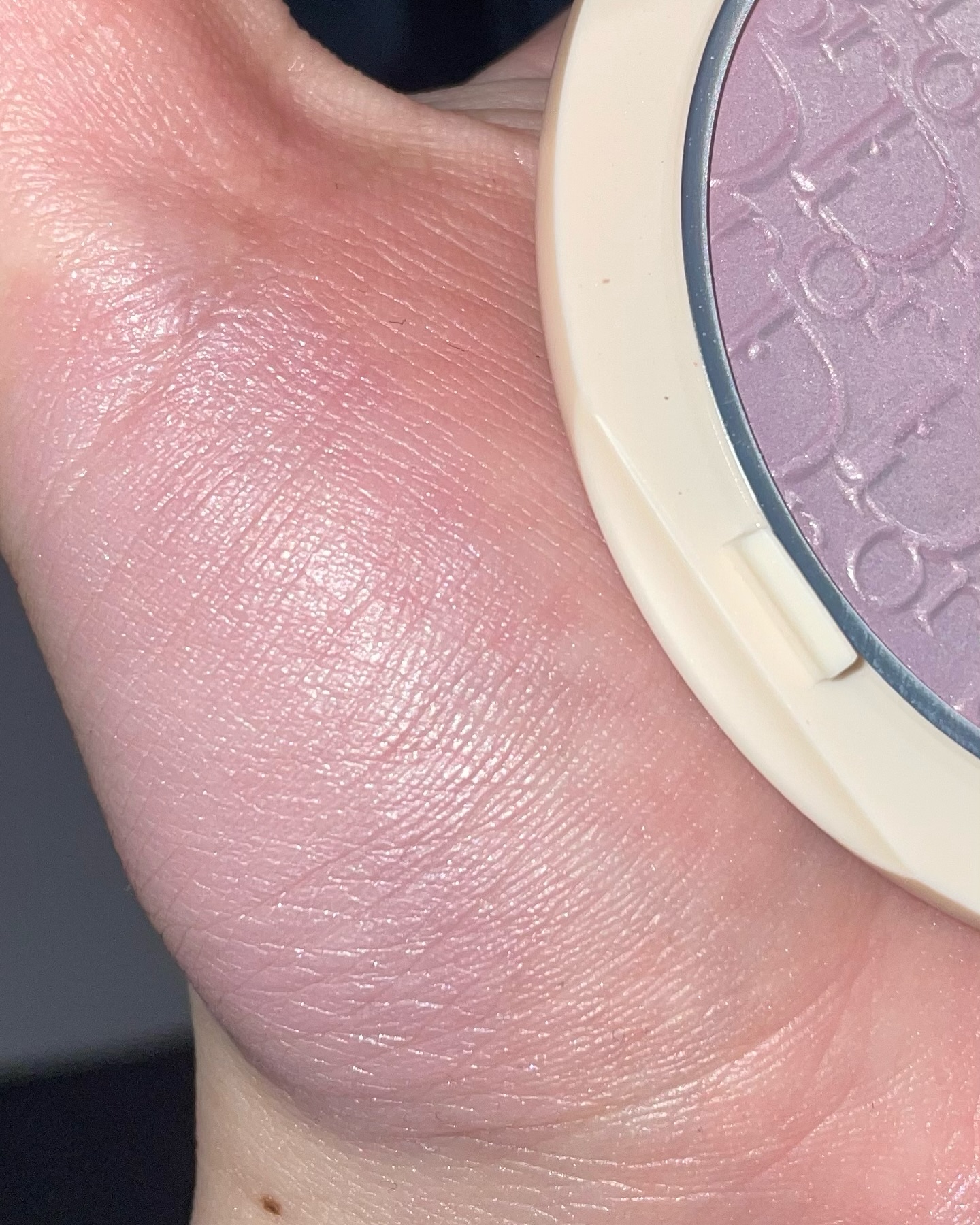 【旧】ディオールスキン フォーエヴァー クチュール ルミナイザー（スプリング コレクション 2025 限定品）/Dior/ハイライトを使ったクチコミ（2枚目）